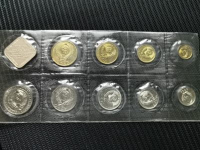 道一币馆币章第五十三场 - 封装 前苏联1989年套币九枚+纪念章