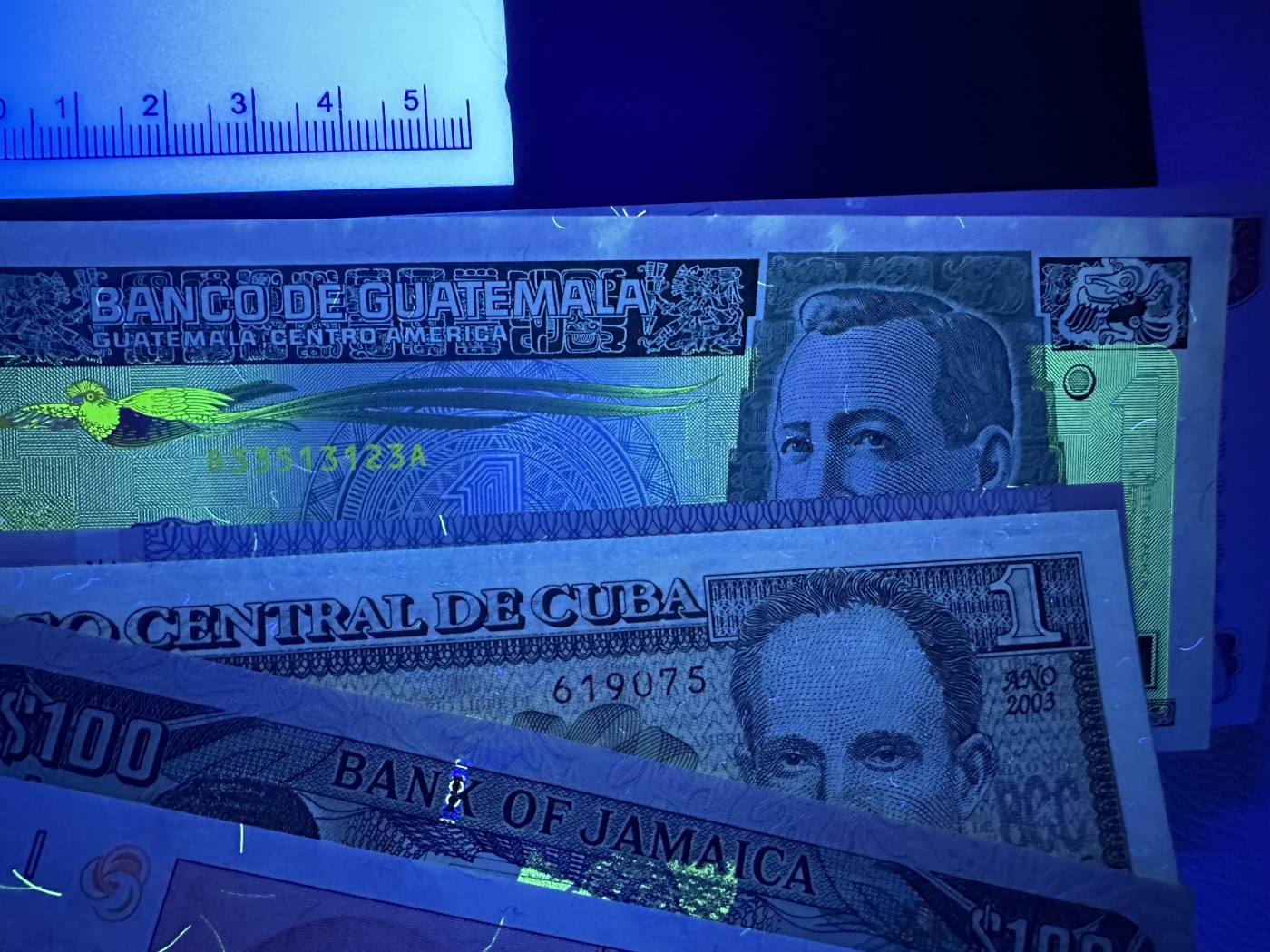 《外钞收藏家》第三百五十六期（美洲纸币专场） 美洲纸币一国一枚，10枚不同 全新 个别有黄潮癍