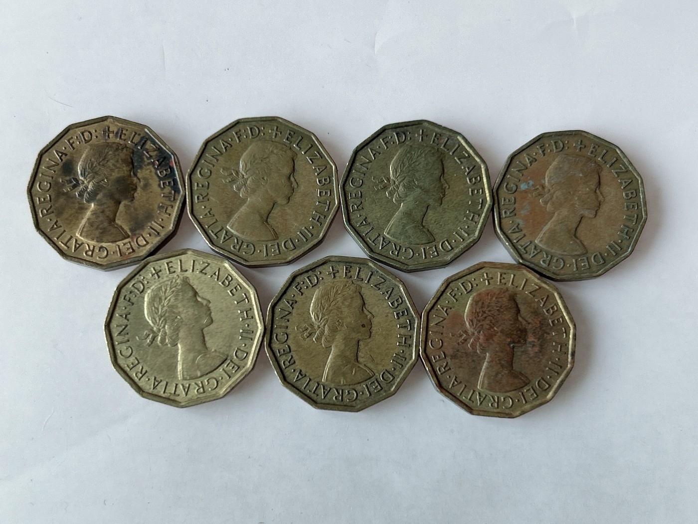 第一海外回流一元起拍收藏 散币专场 第78期 英国早期3便士多边形铜币 伊丽莎白二世