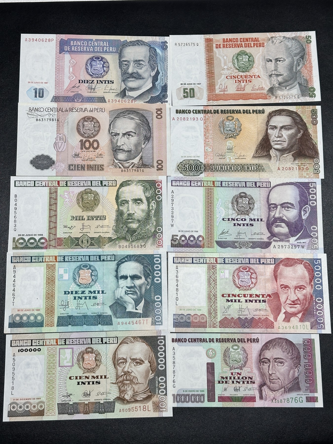 《外钞收藏家》第三百五十六期（美洲纸币专场） 秘鲁中期套币10/50/100/500/1000/5000/10000/50000/10W/100W各种面值，10枚不同 全新 个别有黄潮癍