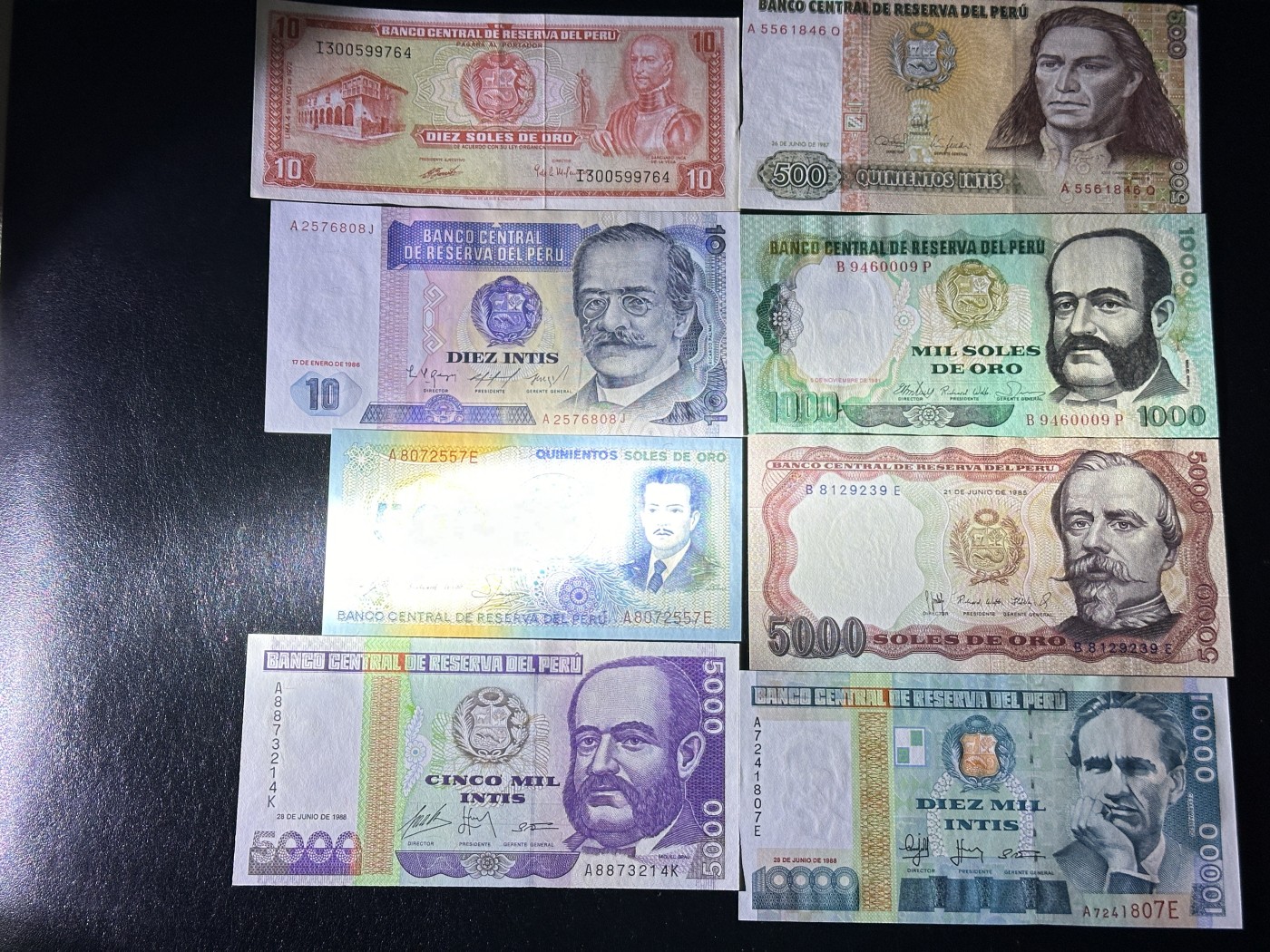 《外钞收藏家》第三百五十六期（美洲纸币专场） 秘鲁中期纸币10/10/500/500/1000/5000/5000/10000各种面值，8枚不同 全新 个别有潮