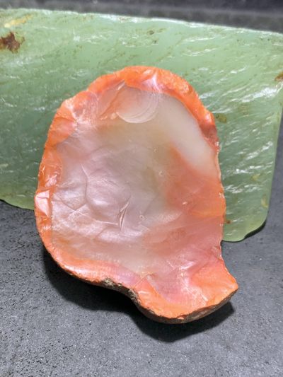 精美荔枝冻飘柿子红原皮南红玛瑙明料原石一颗， - 精美荔枝冻飘柿子红原皮南红玛瑙明料原石一颗，