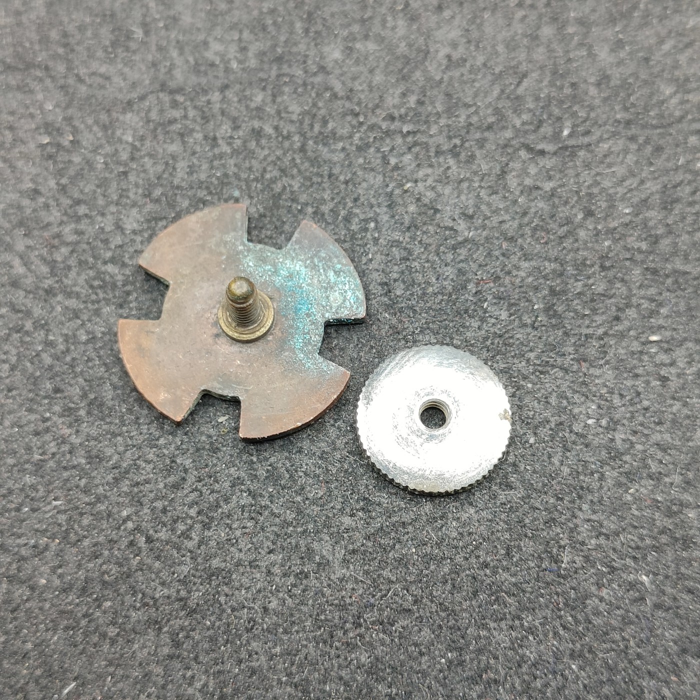 全场0元起拍 第147期 咸鱼国勋章拍卖专场 4月14日（周日）下午6：00开始 日本战时珐琅 伤夷军人会徽章