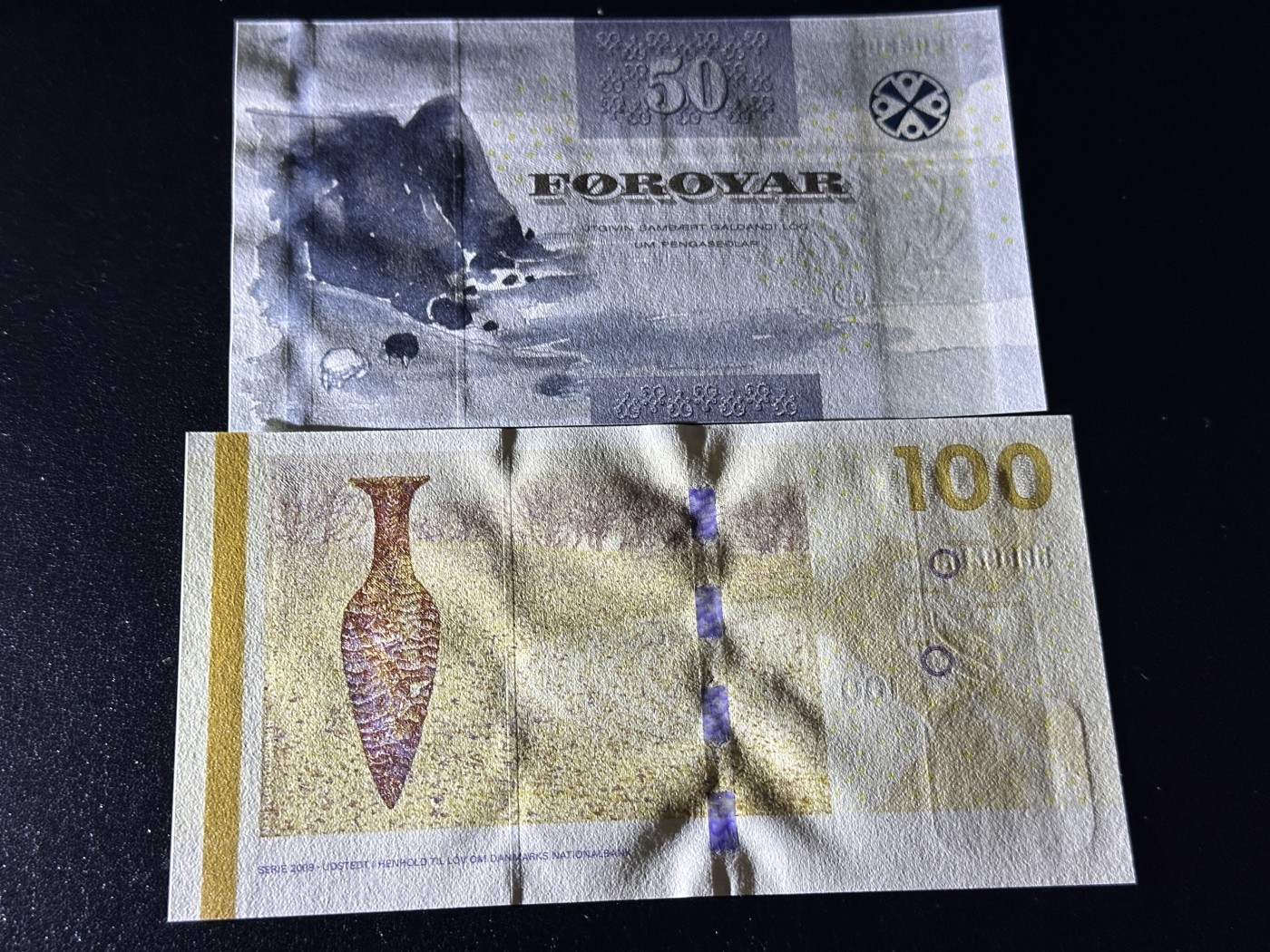 《外钞收藏家》第三百六十七期 丹麦100克朗+法罗群岛50 两张一起 全新UNC