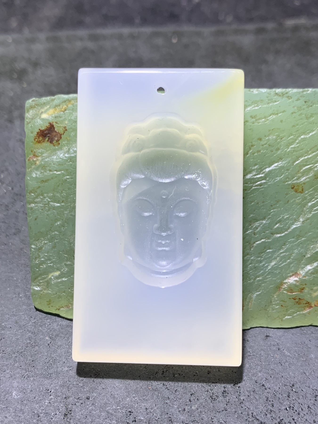 精美高玉化冰透海洋玉髓阴雕观音吊坠一个！