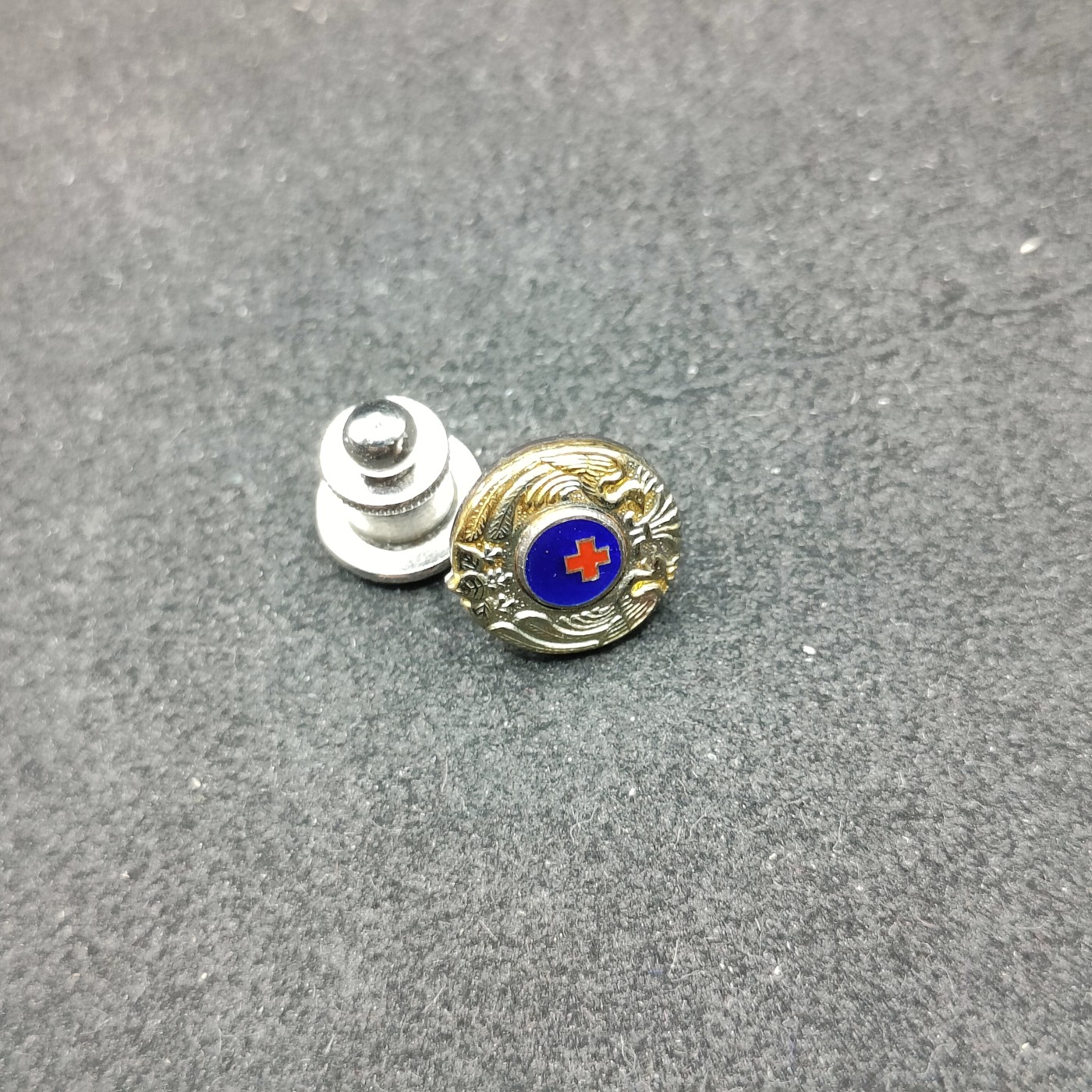 全场0元起拍 第147期 咸鱼国勋章拍卖专场 4月14日（周日）下午6：00开始 日本赤十字珐琅章 银制