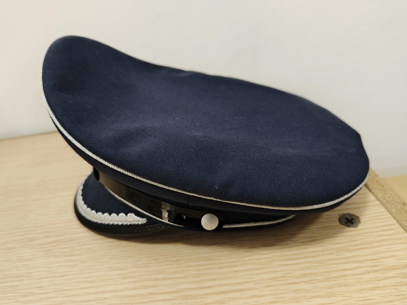 全场0元起拍 第147期 咸鱼国勋章拍卖专场 4月14日（周日）下午6：00开始 西德空军尉官大檐帽 59CM