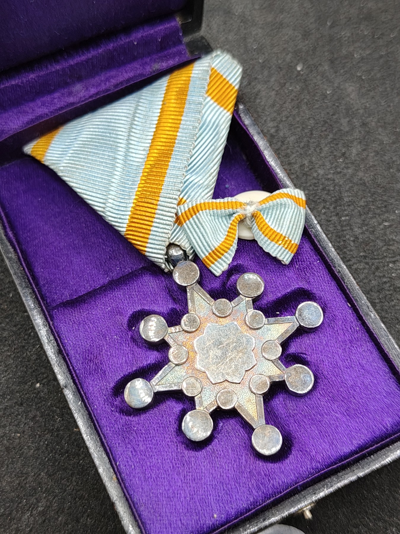 全场0元起拍 第147期 咸鱼国勋章拍卖专场 4月14日（周日）下午6：00开始 稀少蓝色绶带版 明治时期八等瑞宝章带略