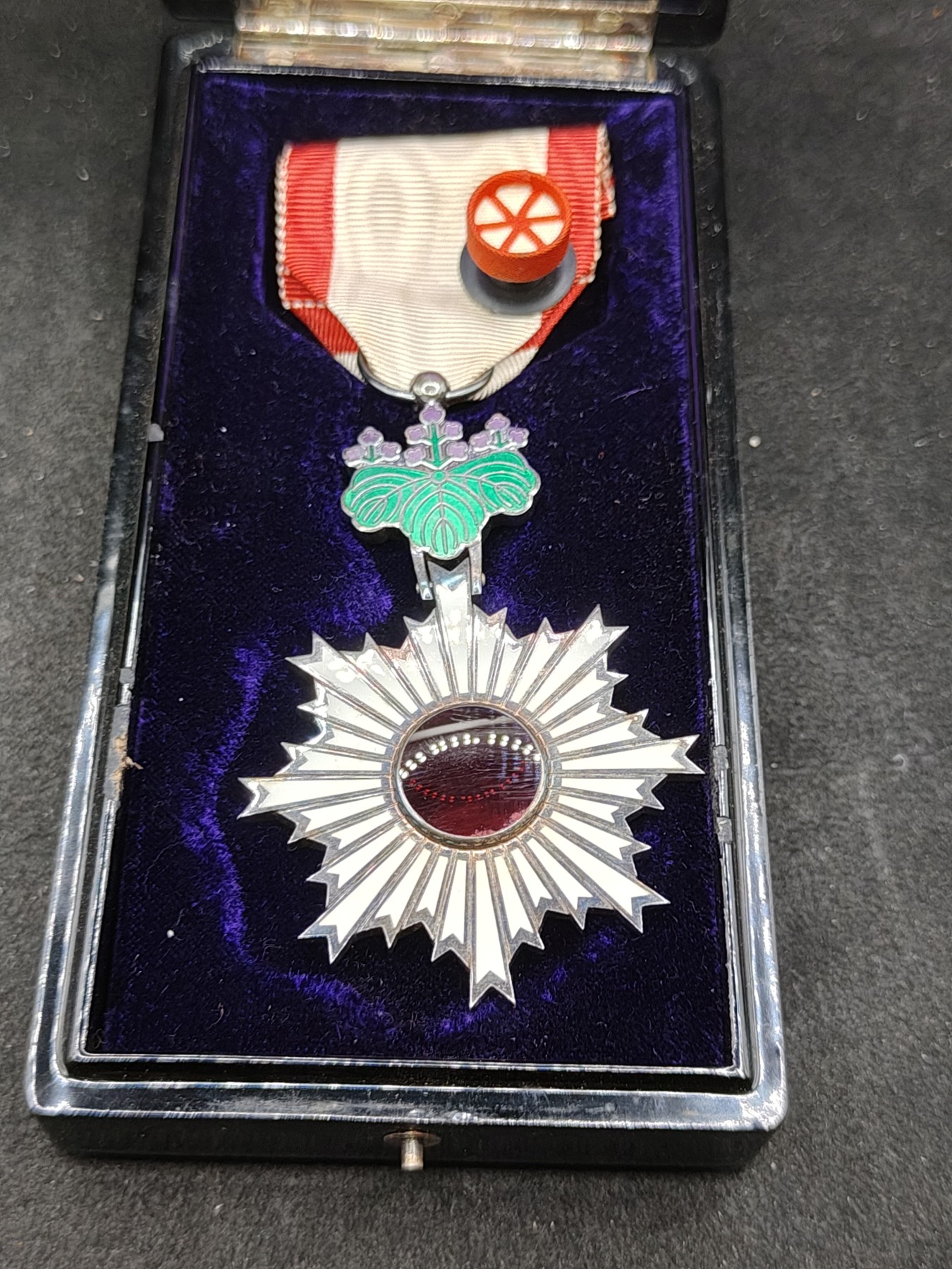全场0元起拍 第147期 咸鱼国勋章拍卖专场 4月14日（周日）下午6：00开始 日本六等旭日章银制带盒略