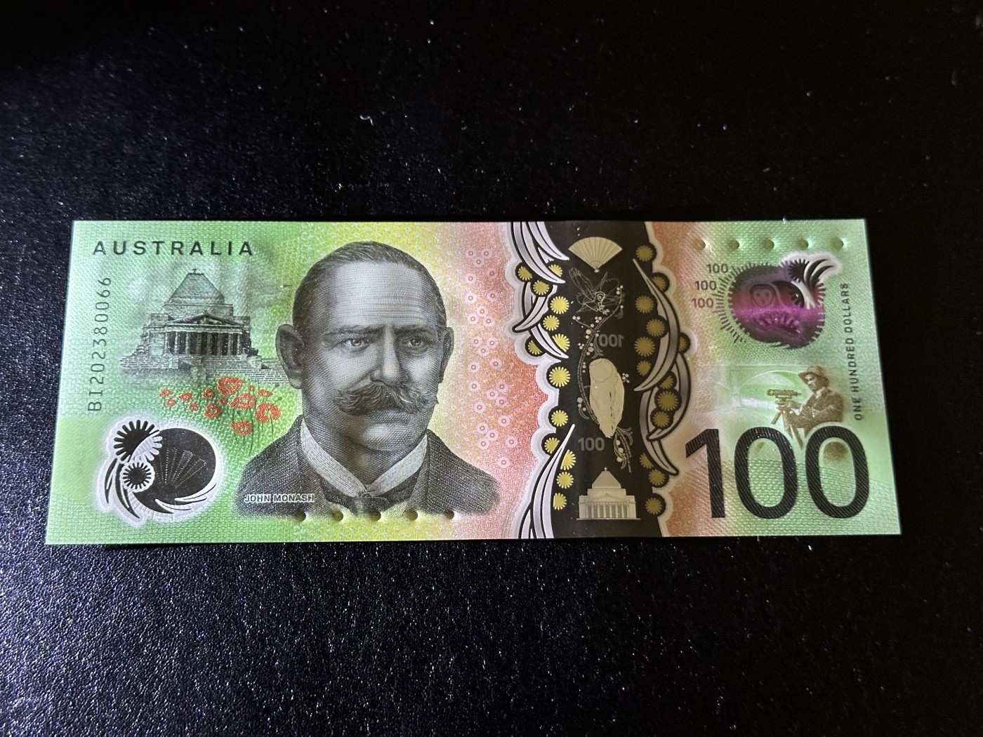 《外钞收藏家》第三百五十八期（连拍第三场） 澳大利亚最新版100元 全新UNC 无47靓号