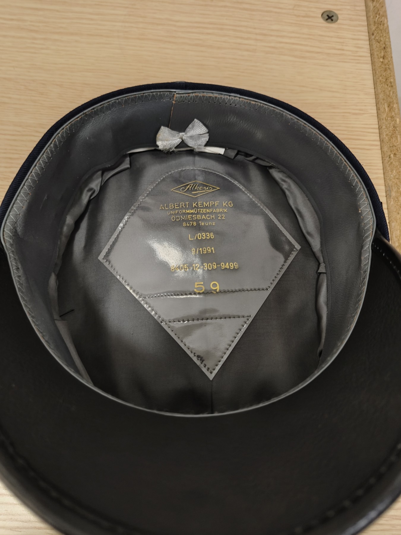 全场0元起拍 第147期 咸鱼国勋章拍卖专场 4月14日（周日）下午6：00开始 西德空军尉官大檐帽 59CM