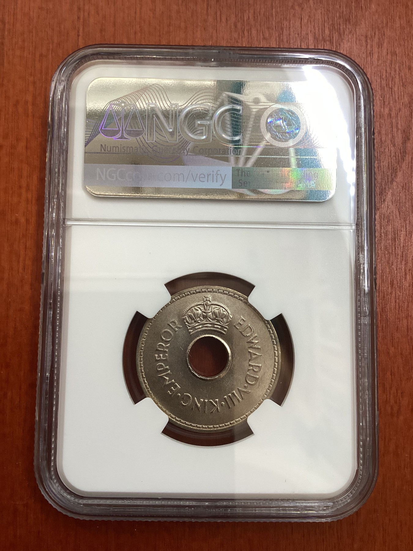 长老汇龙年精选第四场 1936 斐济爱德华八世1便士中孔镍币，NGC MS66分，亚军分，更高分仅有5枚。独年份，爱八当年逊位，发行量非常少。非后铸。