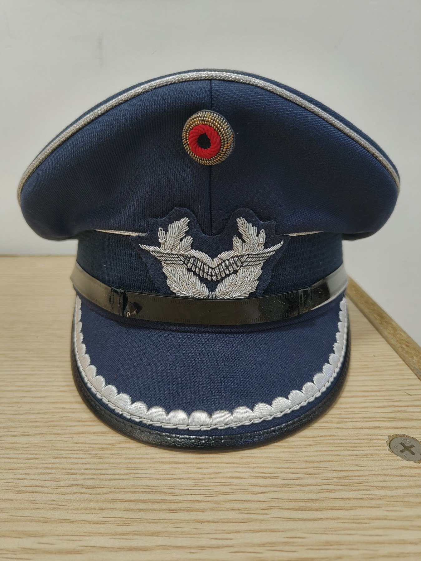 全场0元起拍 第147期 咸鱼国勋章拍卖专场 4月14日（周日）下午6：00开始 西德空军尉官大檐帽 59CM