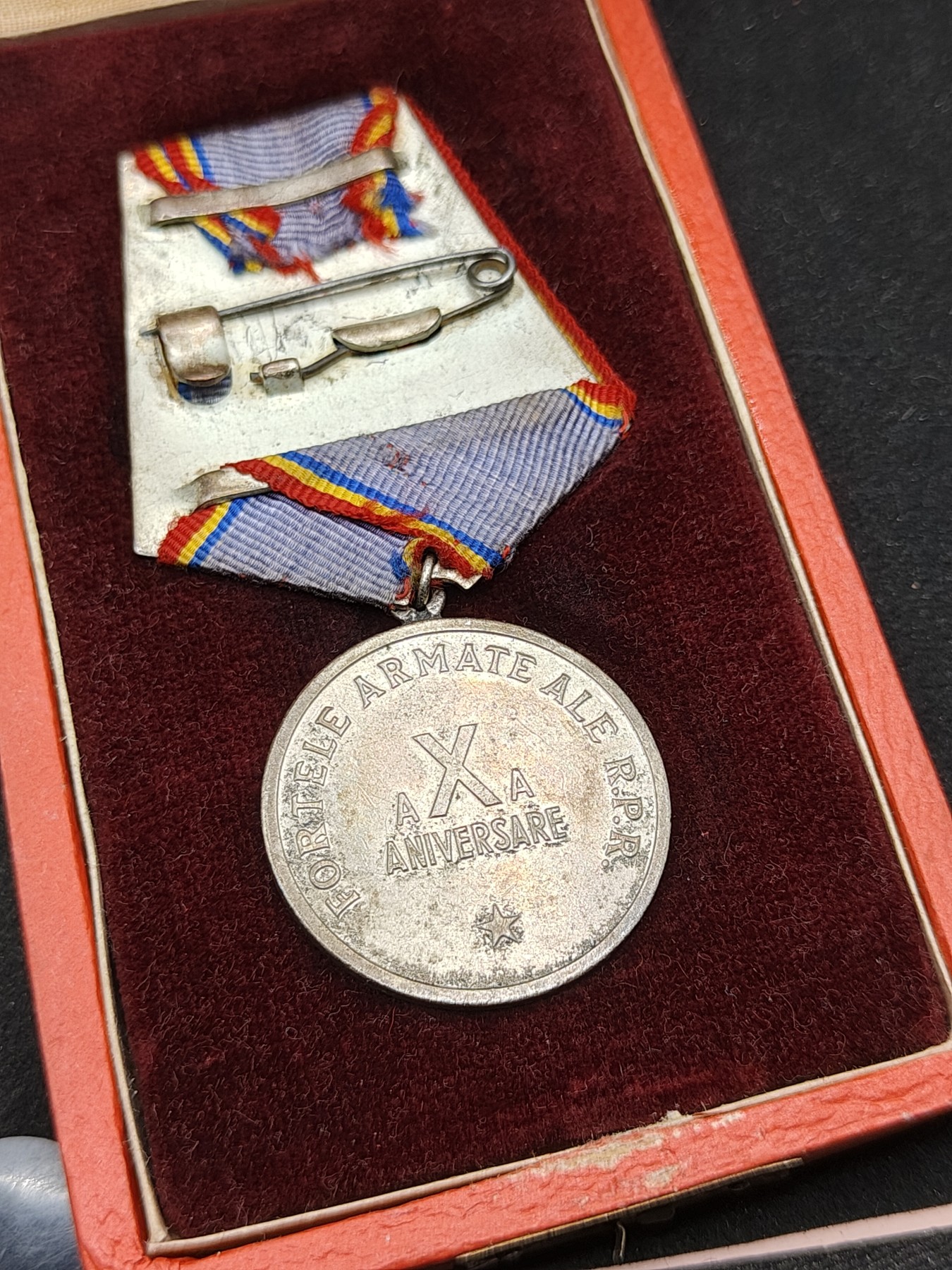 全场0元起拍 第147期 咸鱼国勋章拍卖专场 4月14日（周日）下午6：00开始 罗马尼亚 建国10周年纪念章 早期带盒 稀少