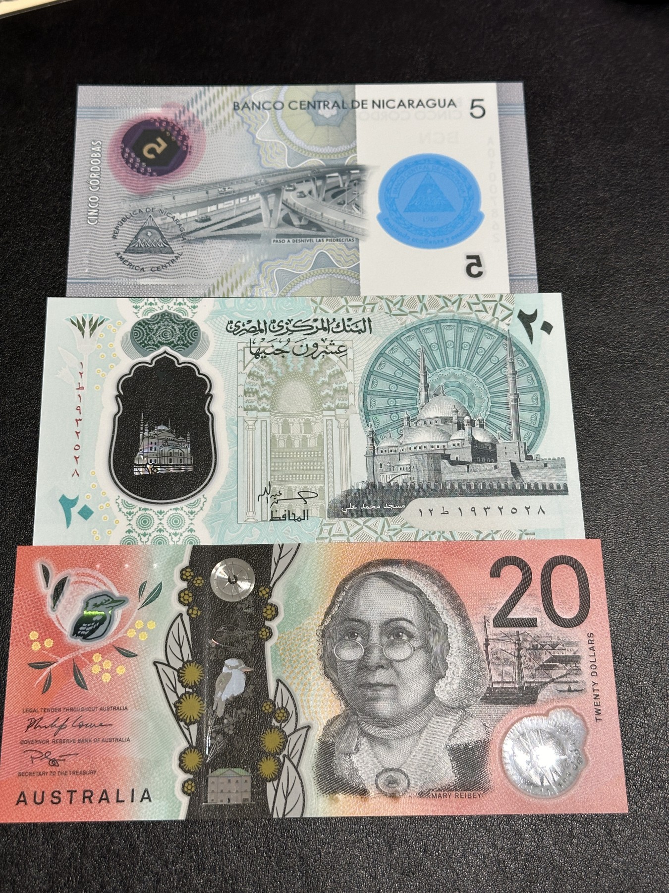 《外钞收藏家》第三百五十八期（连拍第三场） 澳大利亚AA版20澳元+散钞2张 全新UNC