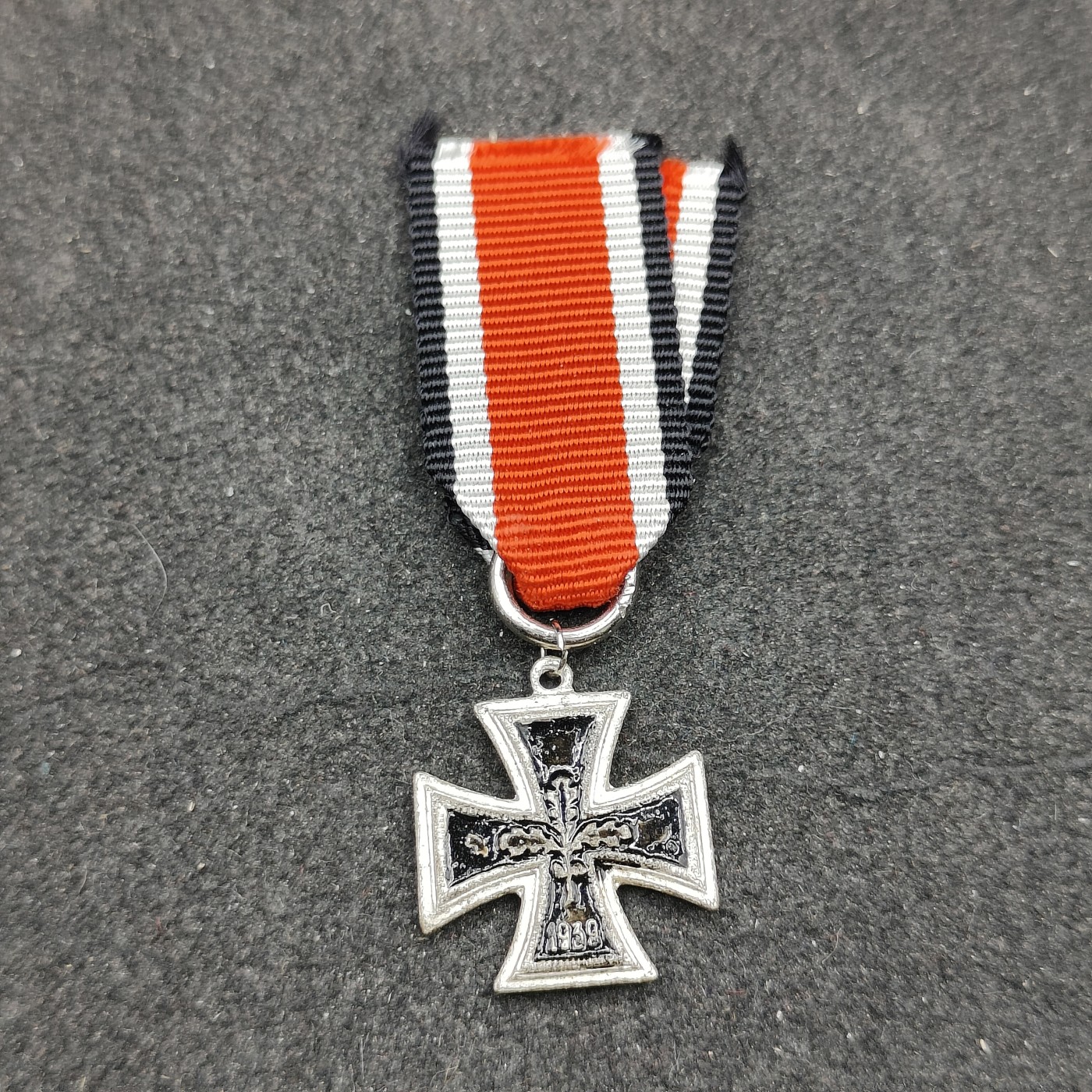 全场0元起拍 第147期 咸鱼国勋章拍卖专场 4月14日（周日）下午6：00开始 西德57版铁十字迷你章