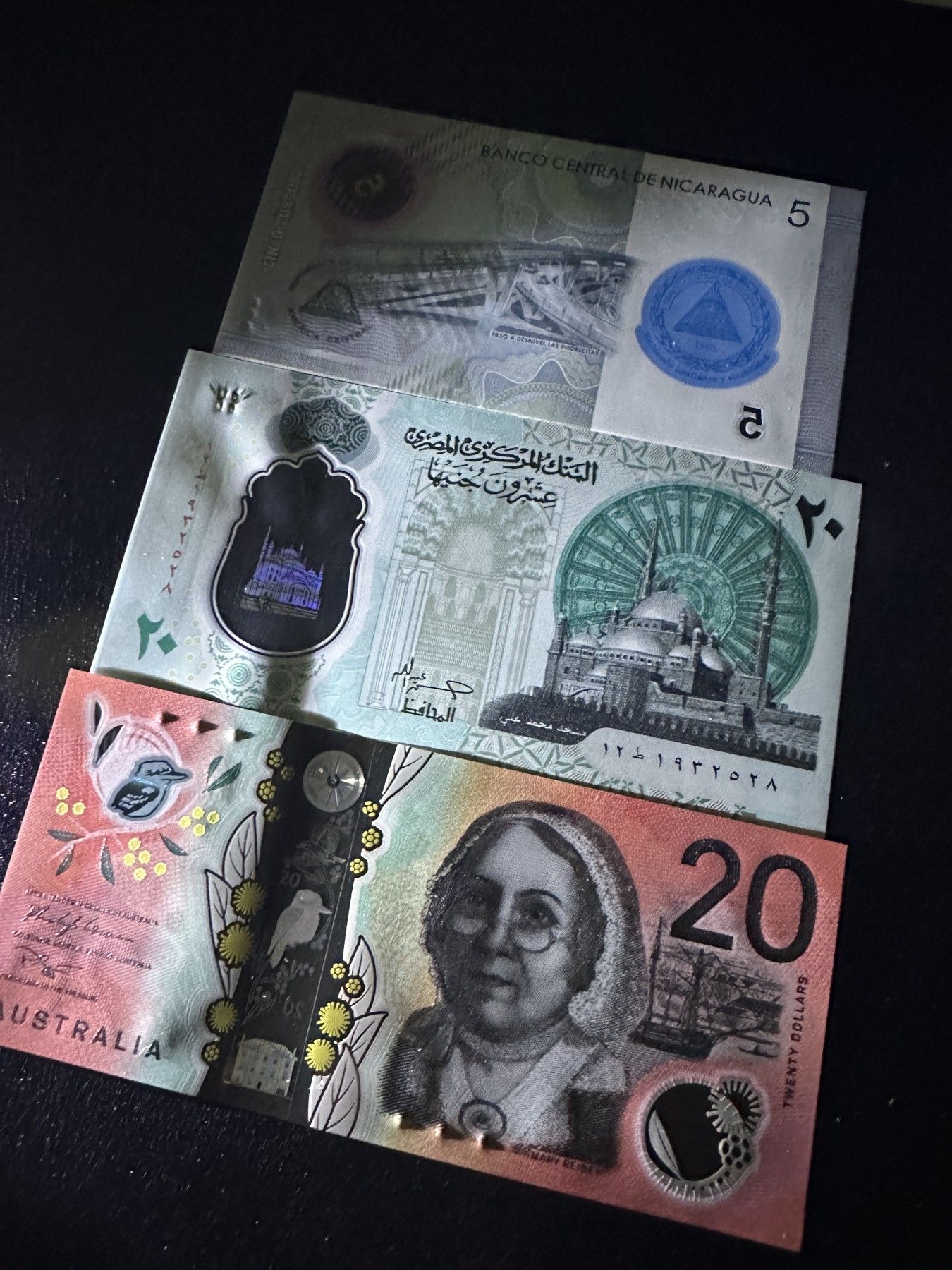 《外钞收藏家》第三百五十八期（连拍第三场） 澳大利亚AA版20澳元+散钞2张 全新UNC