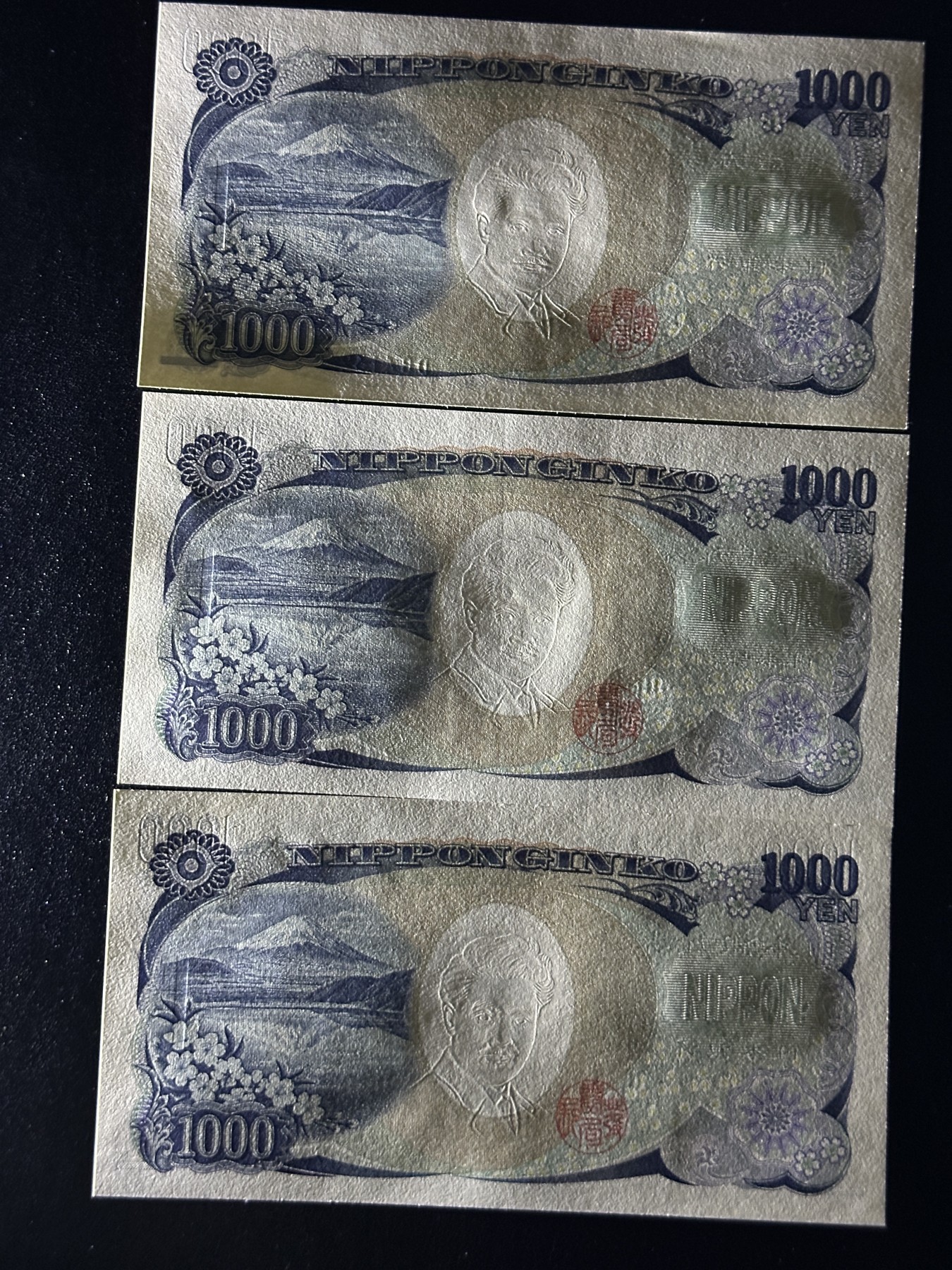 《外钞收藏家》第三百五十八期（连拍第三场） 日本野口千元AA绀色+单字轨棕色+双字轨 全新UNC