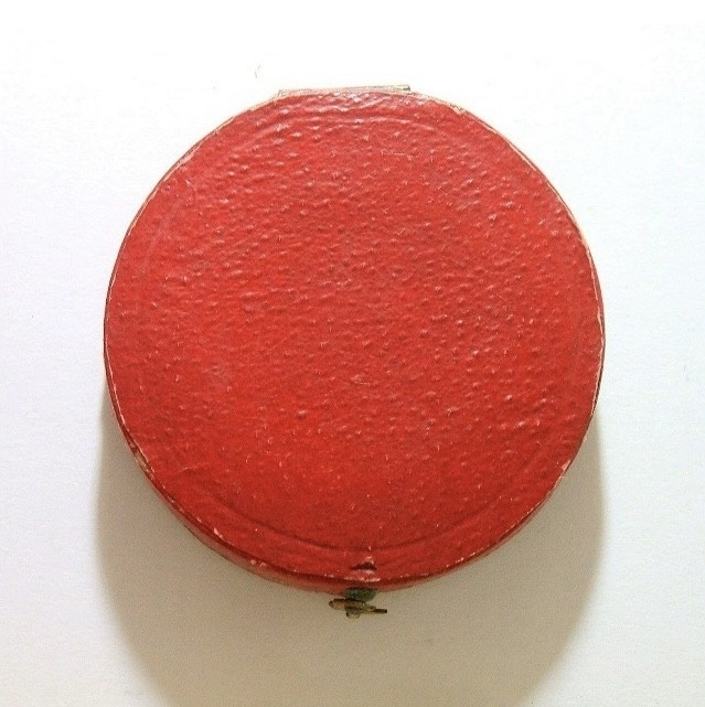 法国1900年前后女神玛丽安娜高浮雕精制大镀金银章带原盒42MM37克