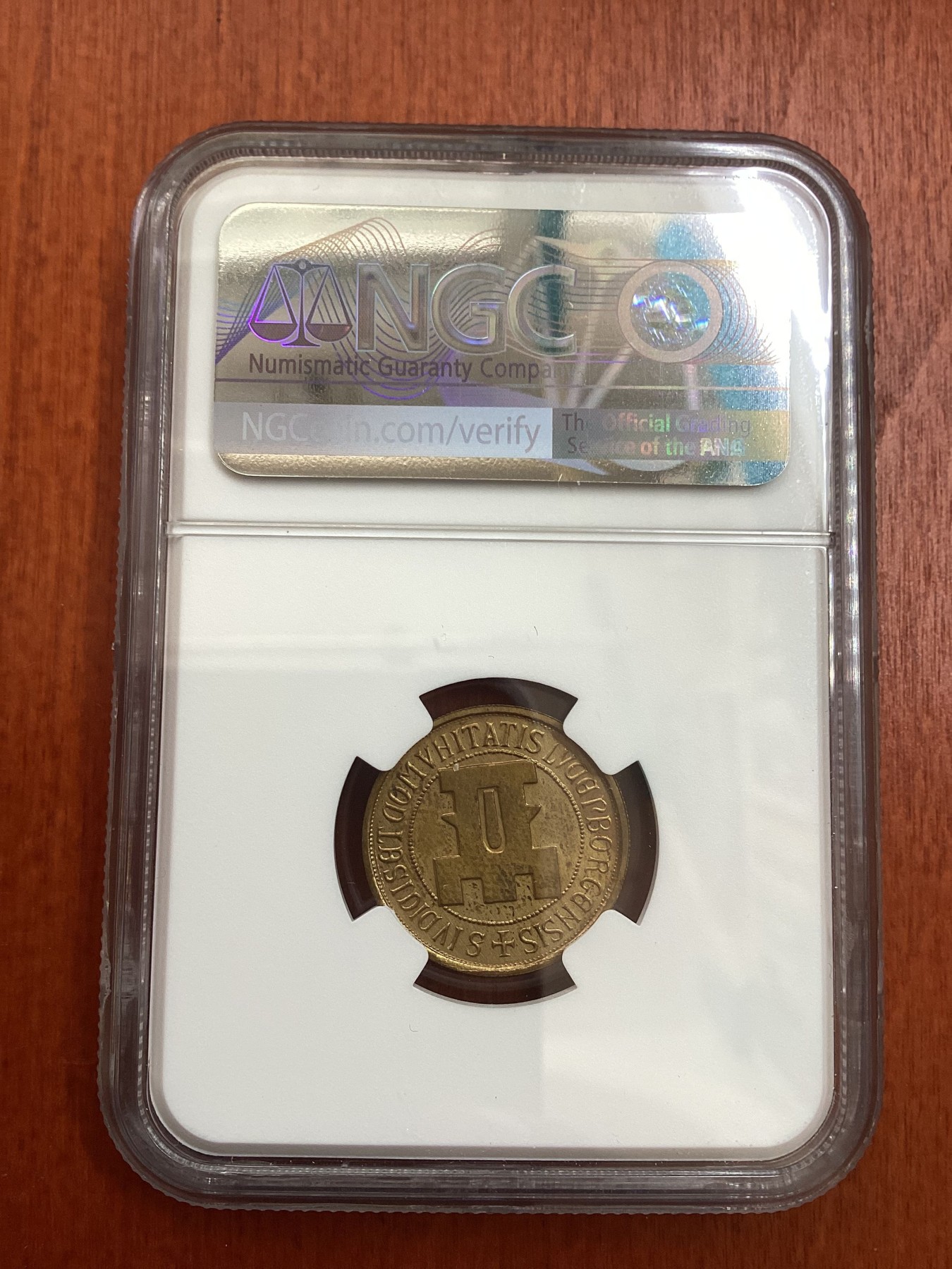 长老汇龙年精选第四场 1963卢森堡夏洛特女大公20法郎铜样币，NGC UNC，量很少，估计在100枚左右，看不出有清洗