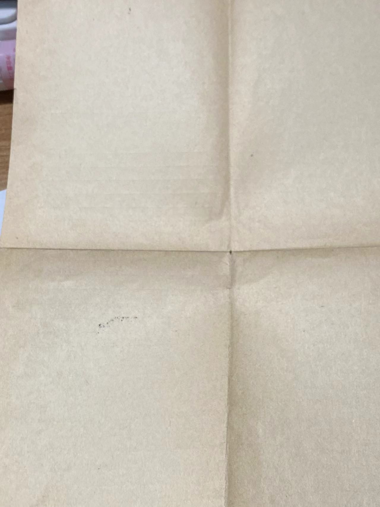 苏联勋章奖章4月11日拍卖第九期4月14日晚上九点结束 苏联毕业证书 带成绩单 过科证明 大小15*10非常好的一套毕业证一份有撕裂 但没有缺的均为a4纸大小
