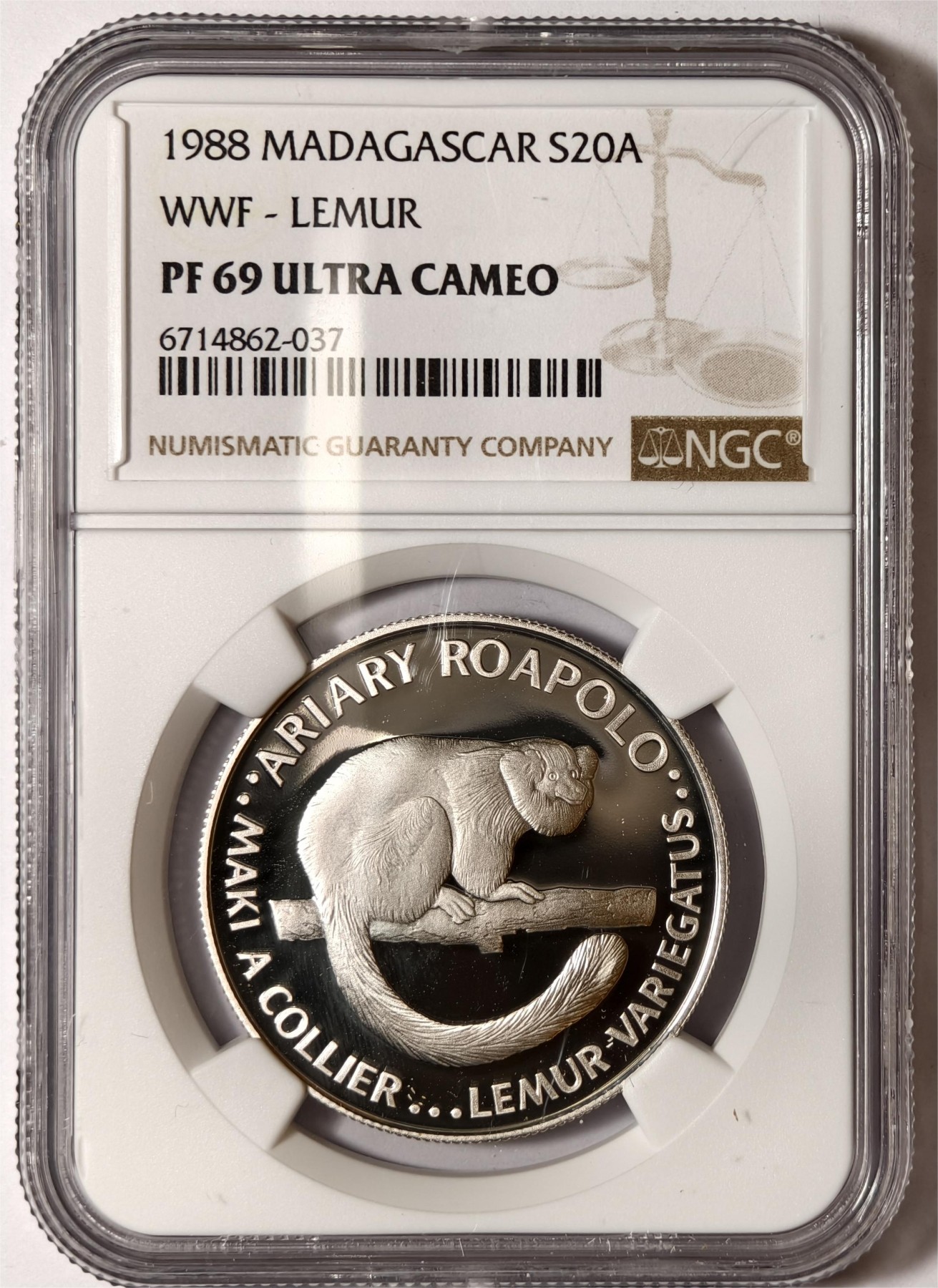 紫瑗钱币——第545期 马达加斯加 1988年 濒危野生动物 狐猴 20阿里 银币 NGC PR69 UC