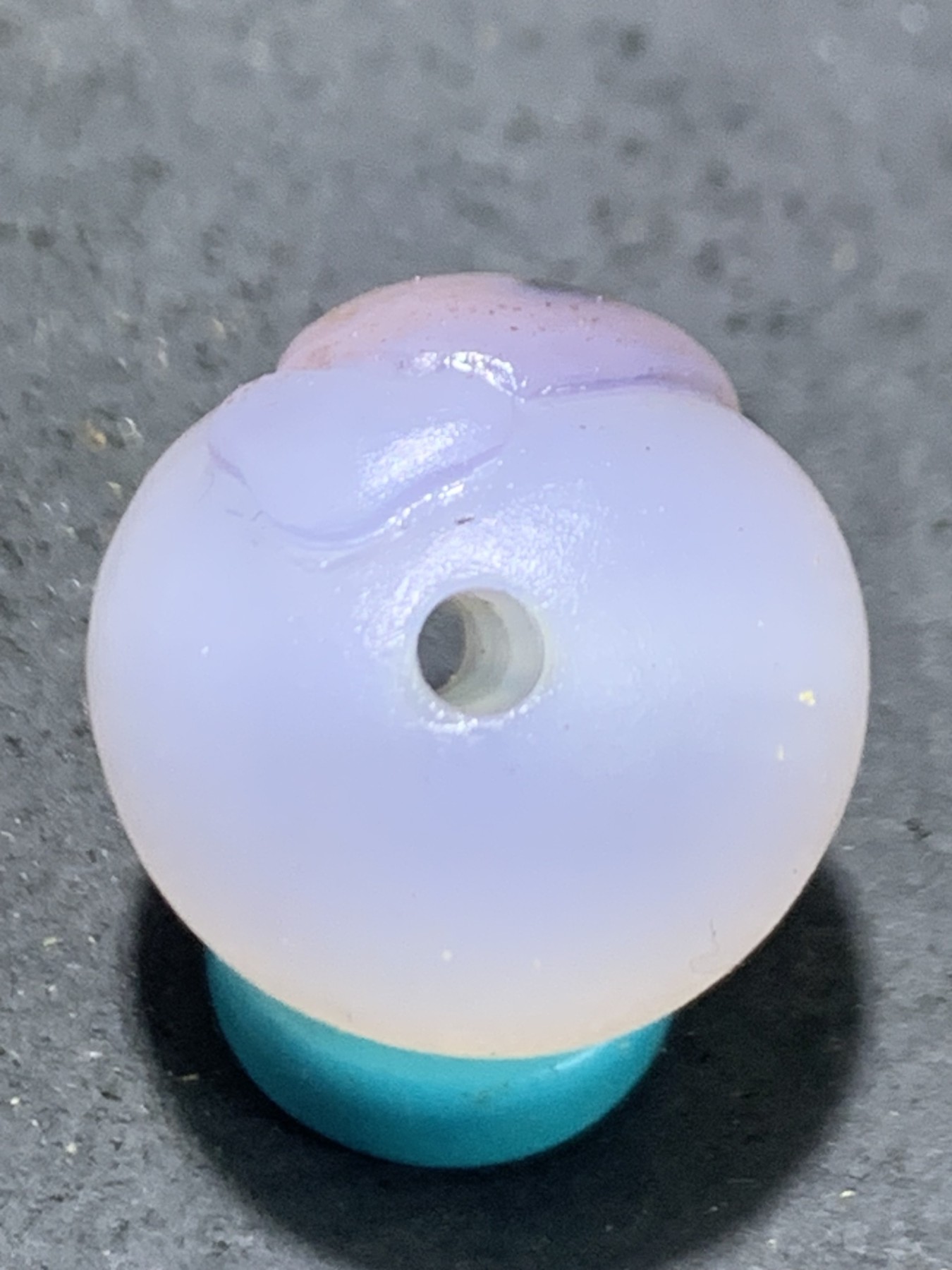 精美高玉化草花纹亚光海洋玉髓手工俏色巧雕独霸一方随形珠一个