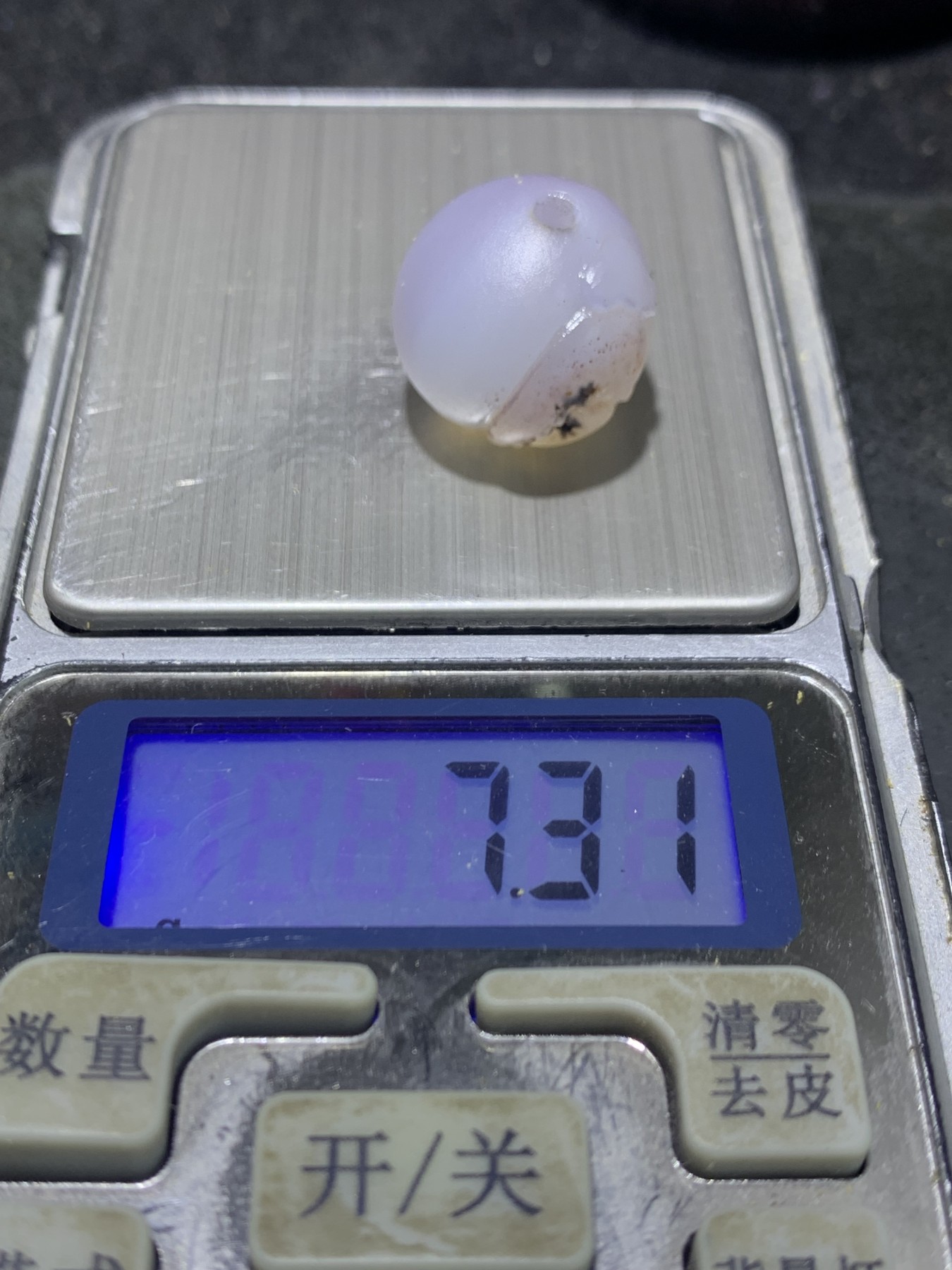 精美高玉化草花纹亚光海洋玉髓手工俏色巧雕独霸一方随形珠一个