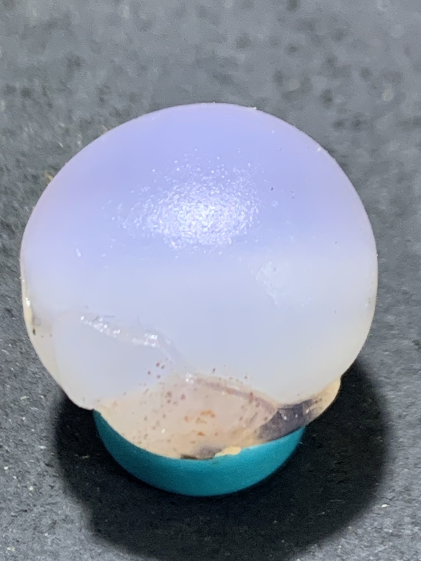 精美高玉化草花纹亚光海洋玉髓手工俏色巧雕独霸一方随形珠一个