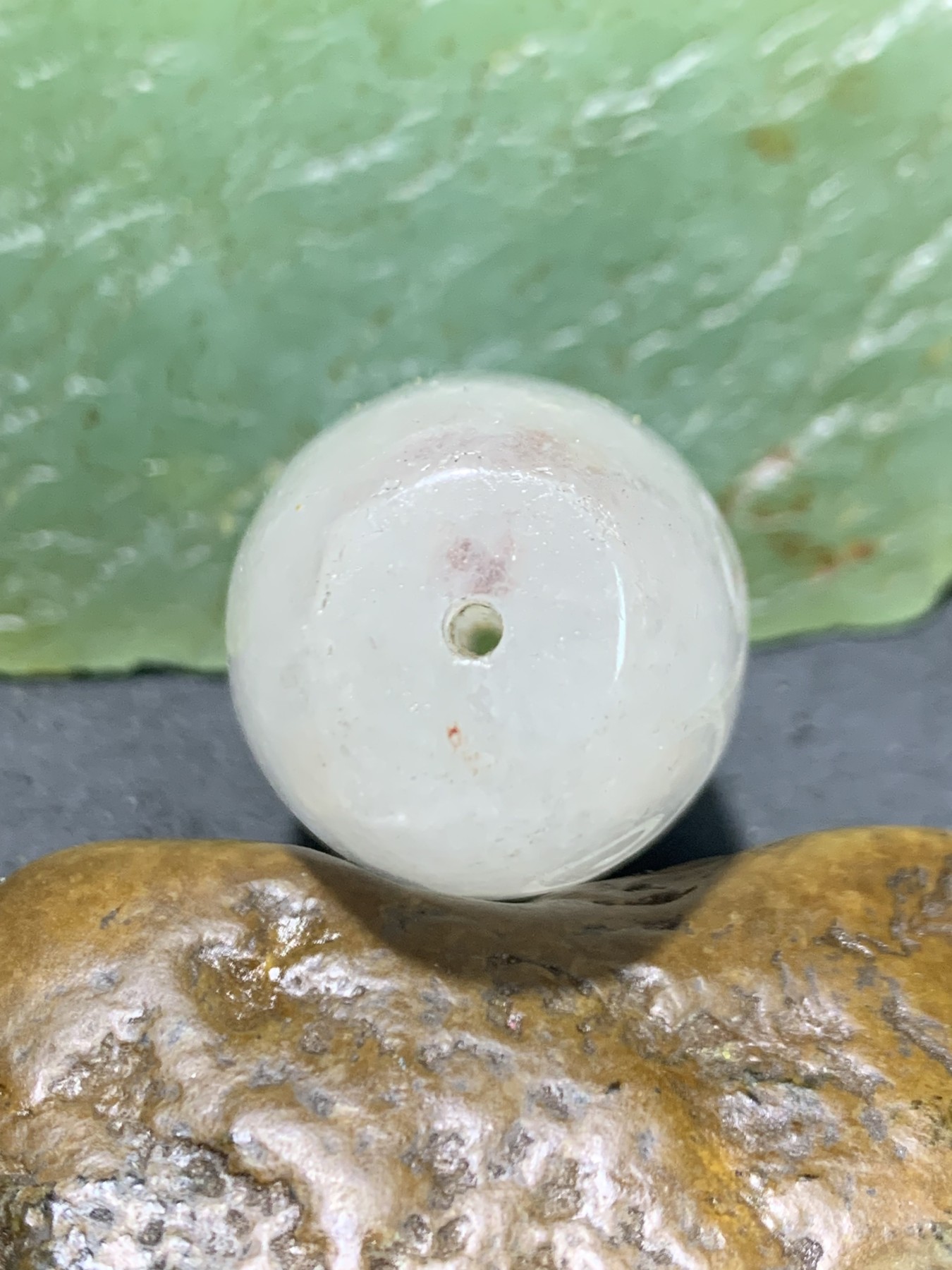 精美亚光冰飘战国红玛瑙手工雕刻富贵有鱼桶珠一颗！寓意：富贵有余，
