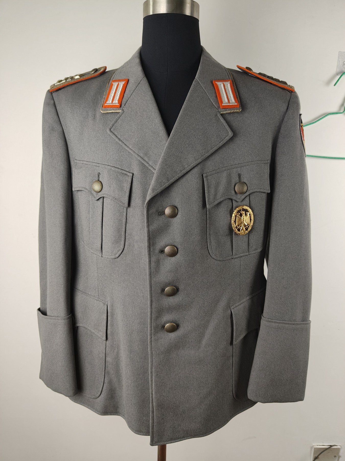 全场0元起拍 第148期 咸鱼国勋章拍卖专场 4月17日（周三）下午6：00开始 早期翻袖 西德宪兵士官常服上衣 胸围108 肩宽48 衣长72 袖长60