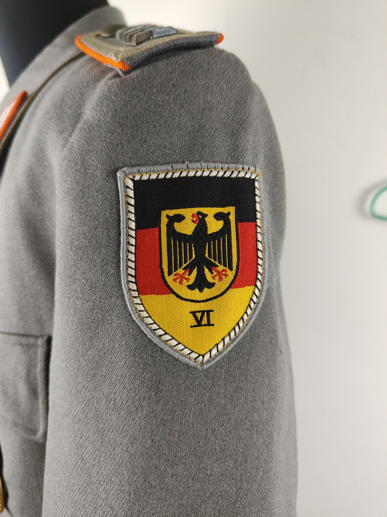 全场0元起拍 第148期 咸鱼国勋章拍卖专场 4月17日（周三）下午6：00开始 早期翻袖 西德宪兵士官常服上衣 胸围108 肩宽48 衣长72 袖长60