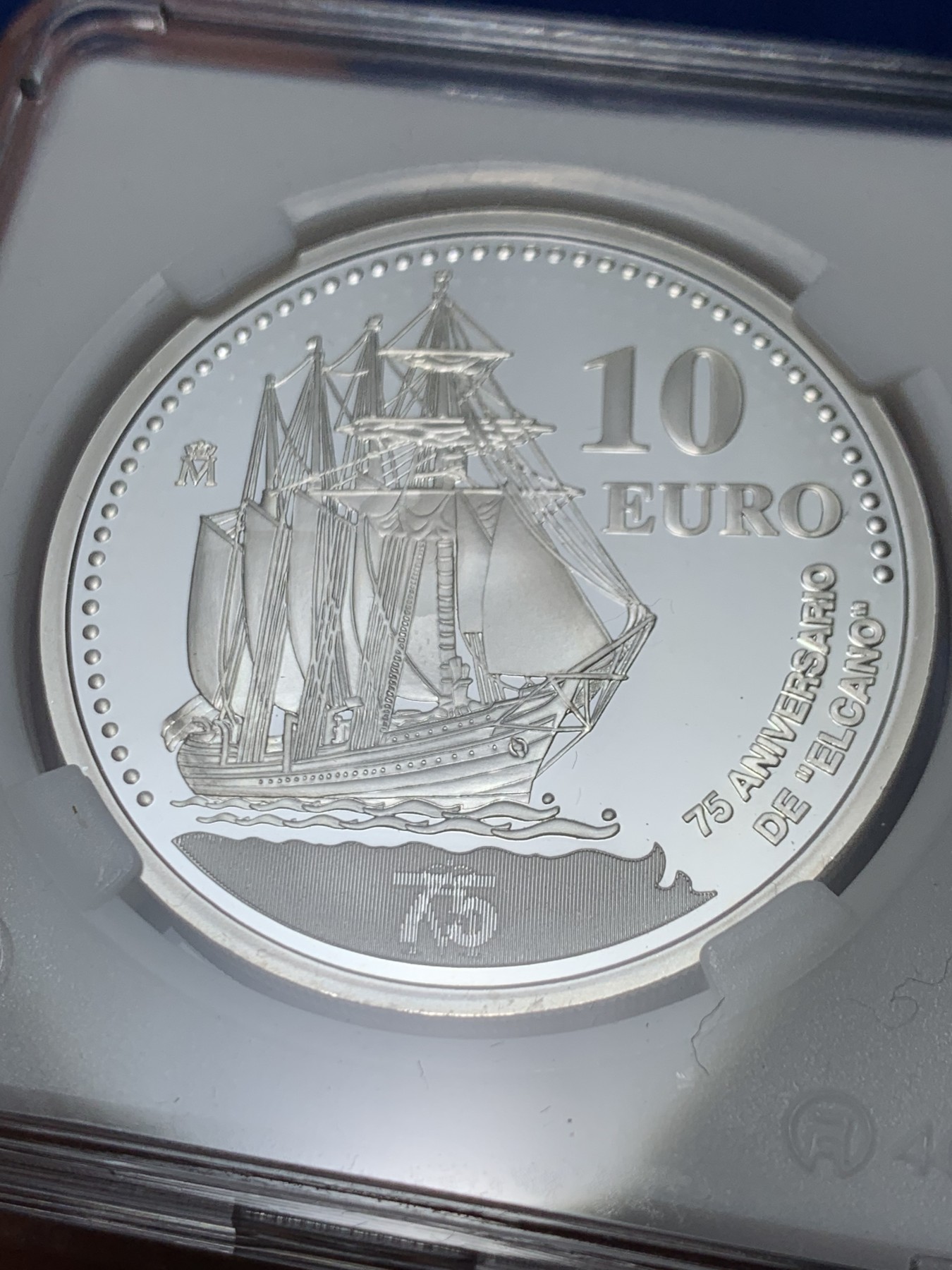 《竞宝斋》第258场-周日，周一 2场连拍 (全场包邮) 西班牙2003年皇家海军德埃尔卡诺号训练舰10欧精制币（克劳斯获奖2005年最佳银币，市价100美金） 礼盒装 27克 40mm 925银