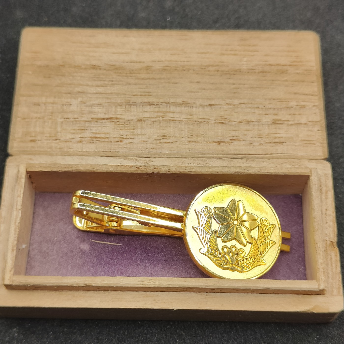 全场0元起拍 第148期 咸鱼国勋章拍卖专场 4月17日（周三）下午6：00开始 日本陆自领带夹