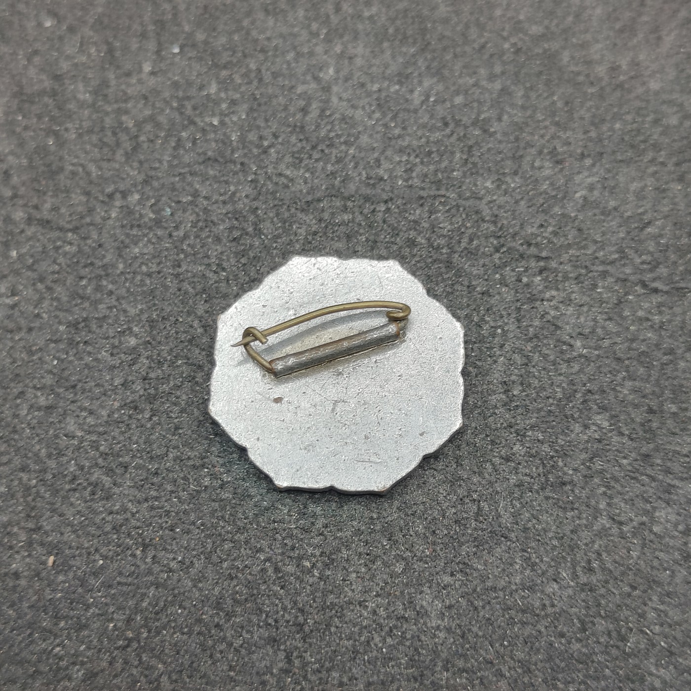 全场0元起拍 第148期 咸鱼国勋章拍卖专场 4月17日（周三）下午6：00开始 日本海军将校妇人会徽章