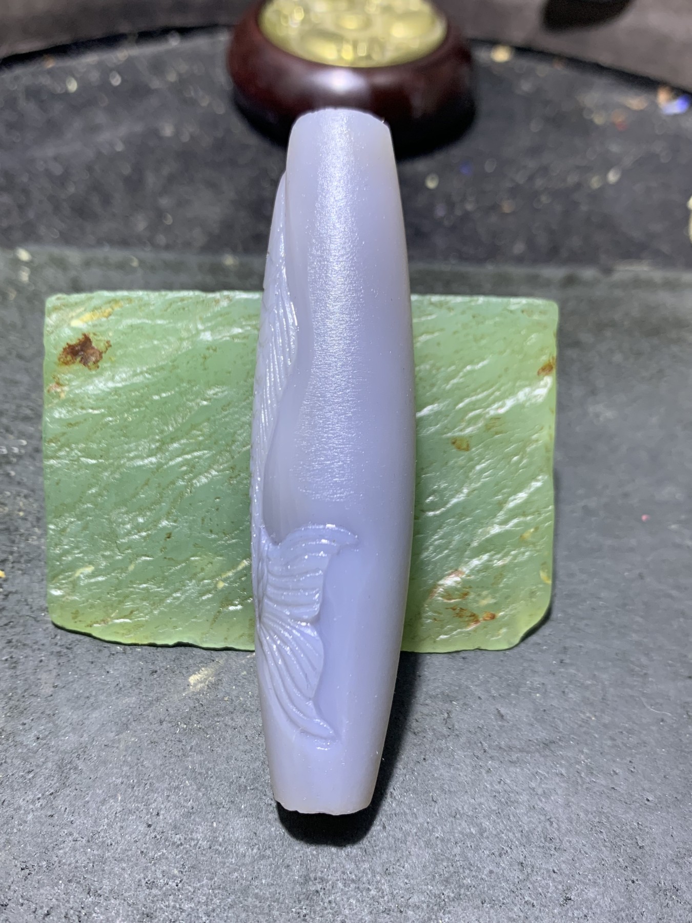 精美亚光巴西玛瑙手工俏色巧雕鲤鱼出水吊坠（把件）一个！
