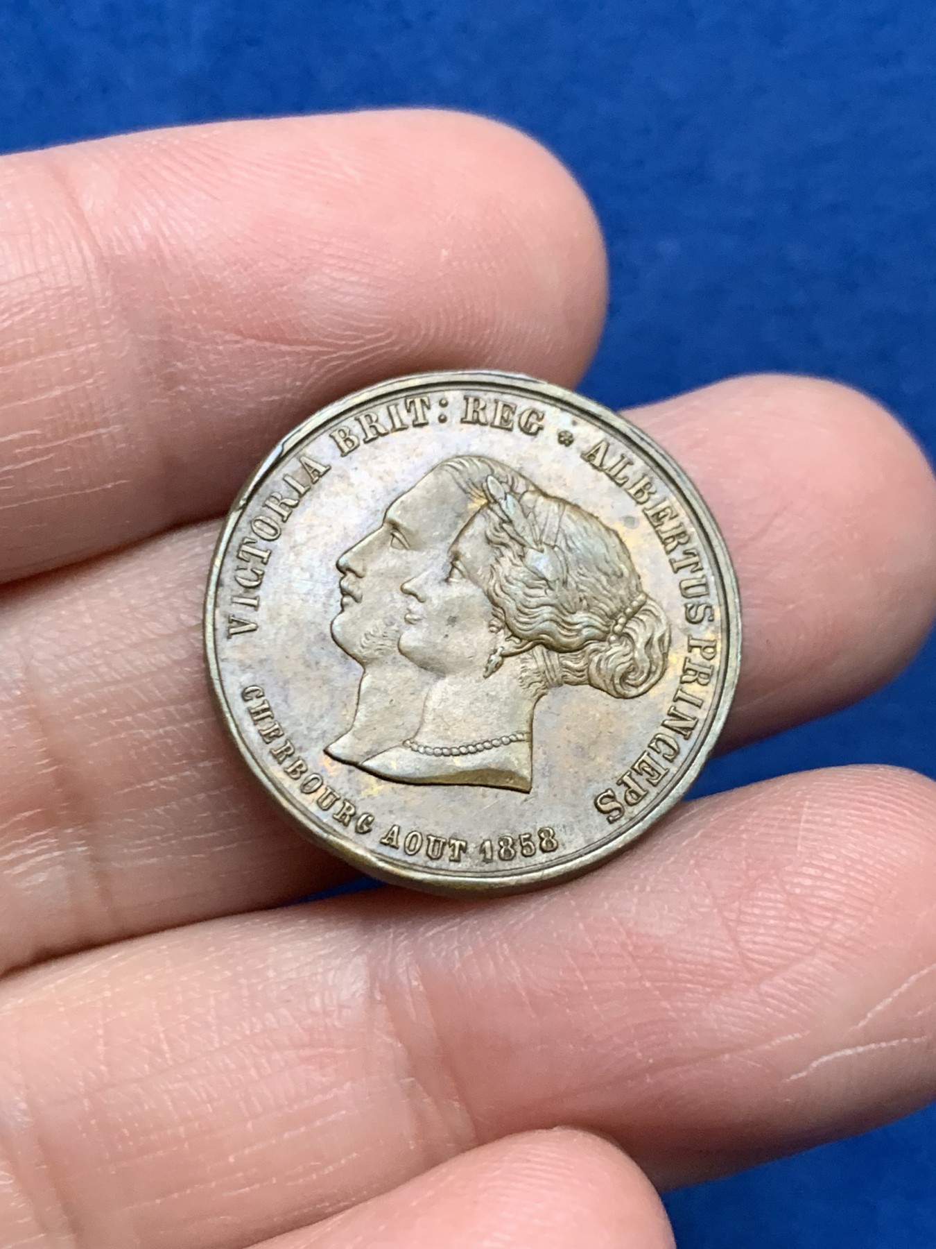 《竞宝斋》第258场-周日，周一 2场连拍 (全场包邮) 1858法国拿三夫妻纪念铜章 双面人像少见 23.2mm 4.1克