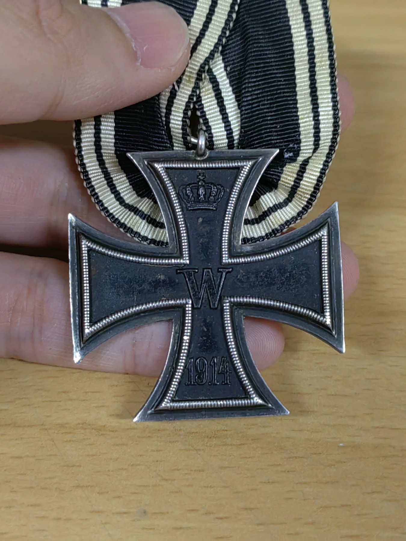 卡尔第四期小拍 德国一战二级铁十字礼服挂，v标