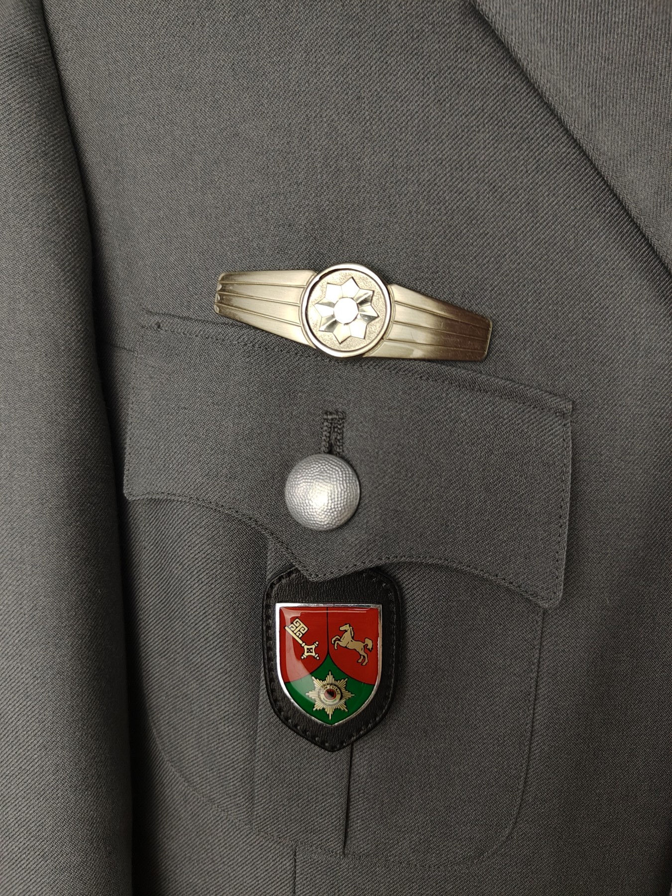 全场0元起拍 第148期 咸鱼国勋章拍卖专场 4月17日（周三）下午6：00开始 西德陆军宪兵尉官常服上衣 胸围 108 肩宽46 衣长84 袖长66