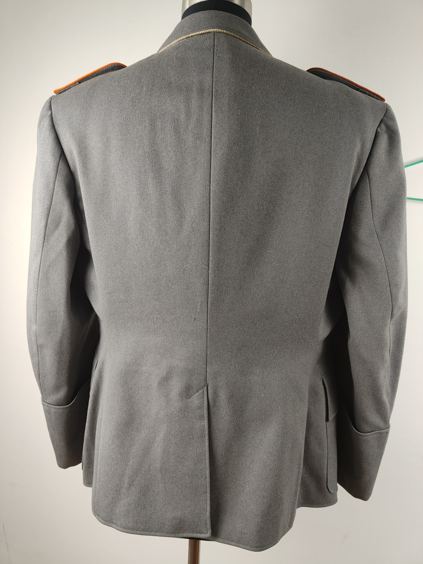 全场0元起拍 第148期 咸鱼国勋章拍卖专场 4月17日（周三）下午6：00开始 早期翻袖 西德宪兵士官常服上衣 胸围108 肩宽48 衣长72 袖长60