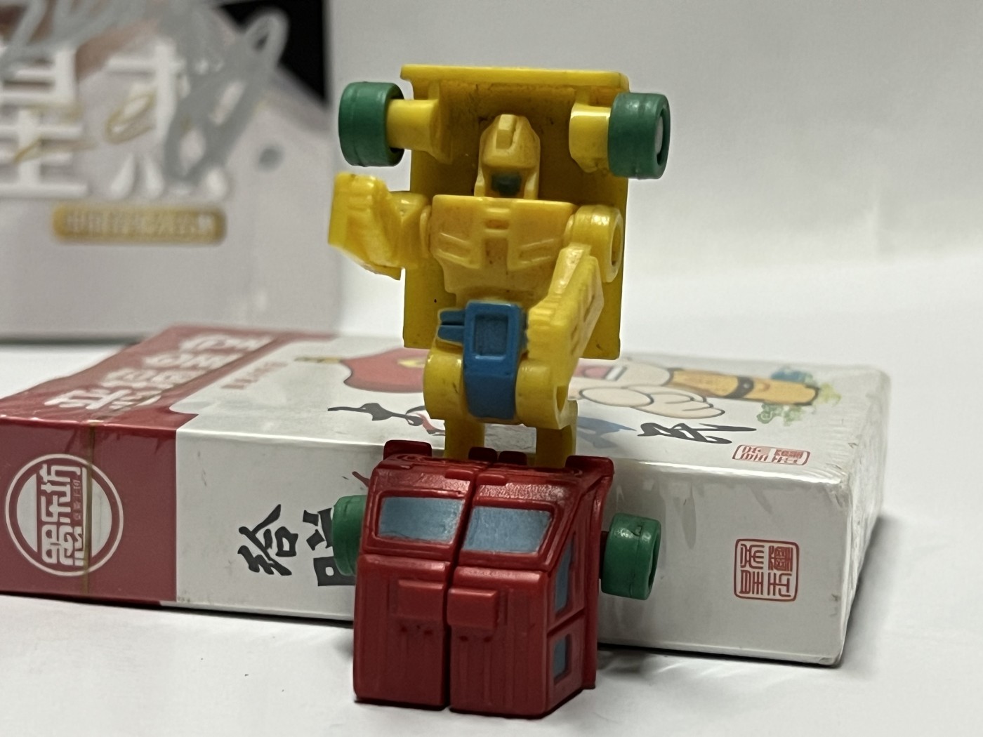 零元拍：朱星杰 亲笔签名 宣传卡，拍中就送爆笑恶搞扑克牌，迷你变形金刚
