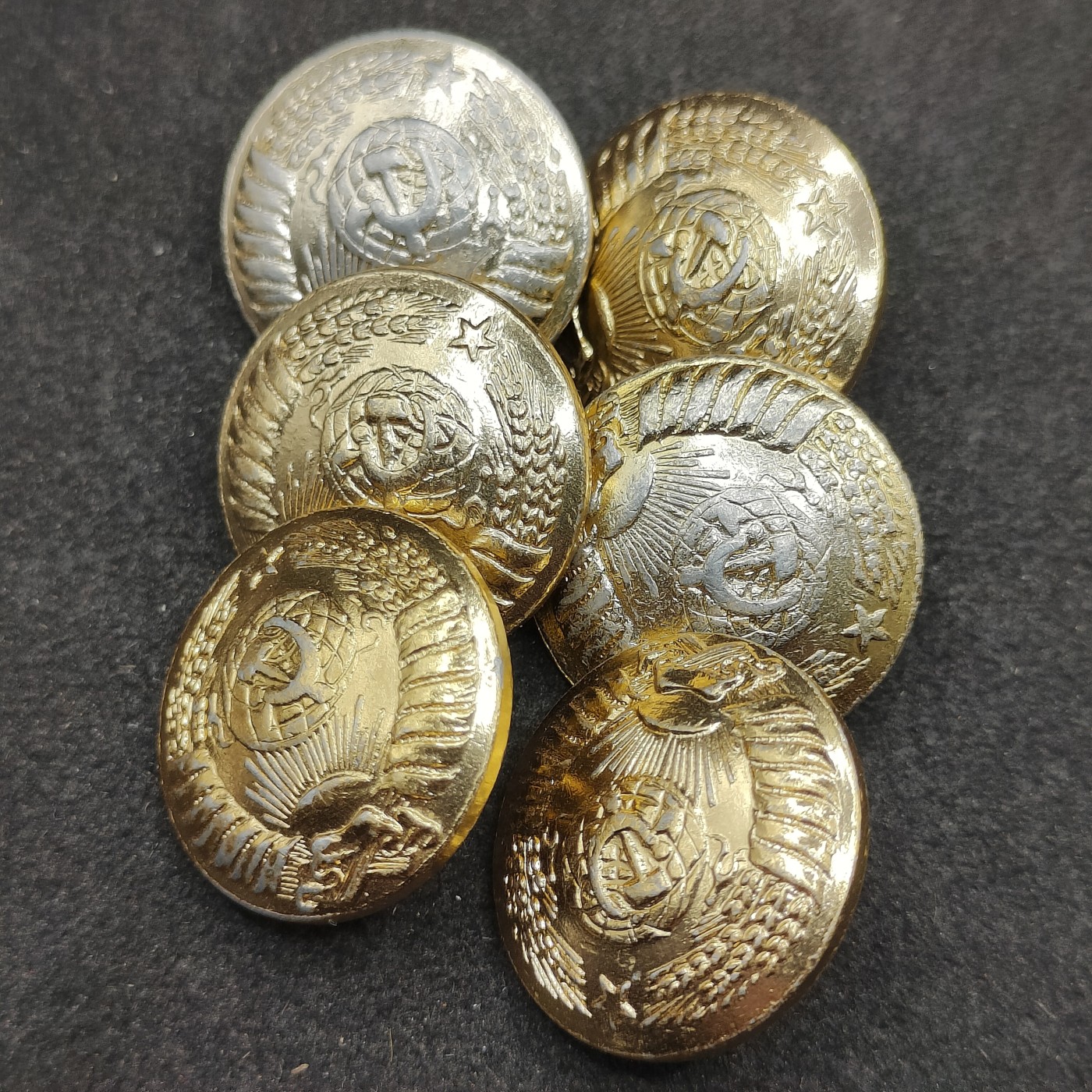 全场0元起拍 第148期 咸鱼国勋章拍卖专场 4月17日（周三）下午6：00开始 苏联将官元帅鎏金国徽扣子一组