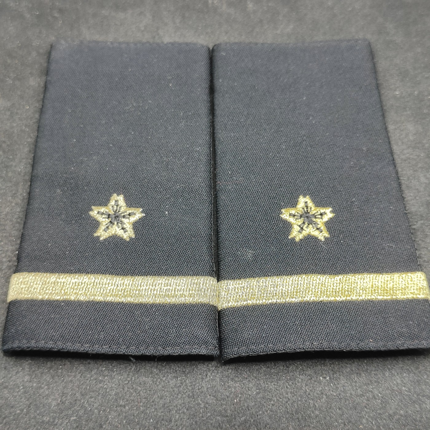 全场0元起拍 第148期 咸鱼国勋章拍卖专场 4月17日（周三）下午6：00开始 日本海自尉官肩章