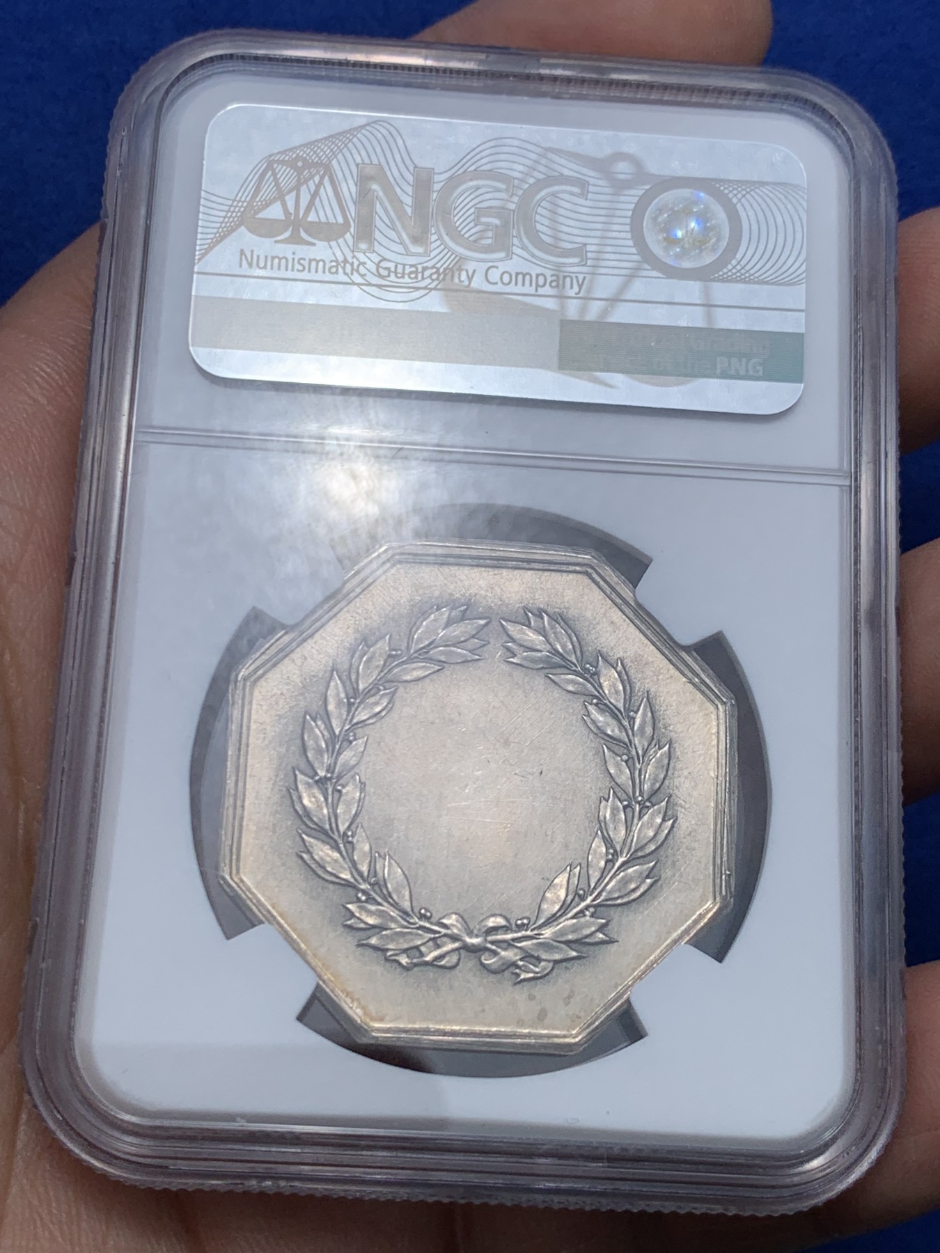 《竞宝斋》第258场-周日，周一 2场连拍 (全场包邮) NGC MS63 法国凤凰保险公司八角银质代币