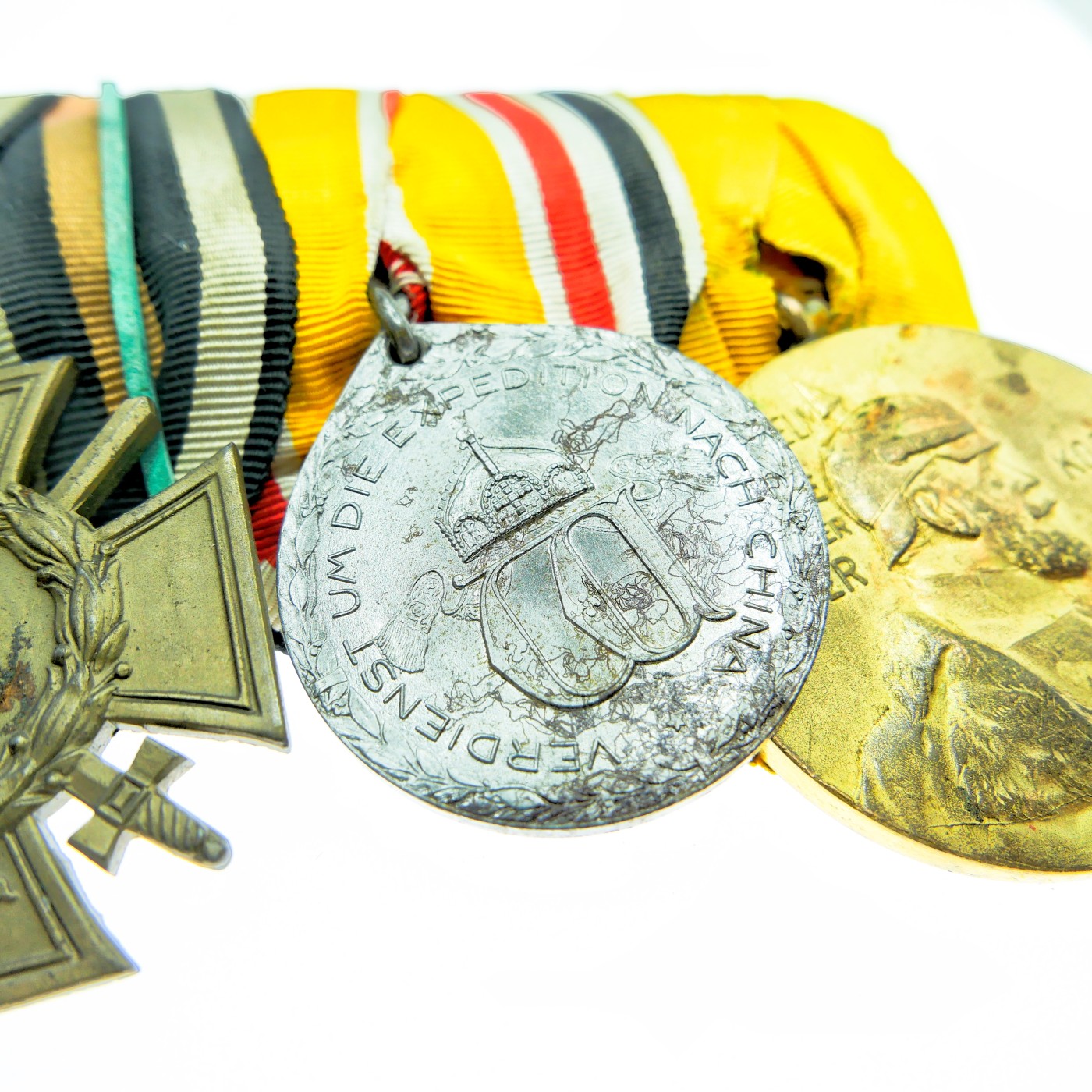 勋章奖章交易所4月20日拍卖 德国奖章联排。战争辅助+兴登堡+庚子+德皇百年