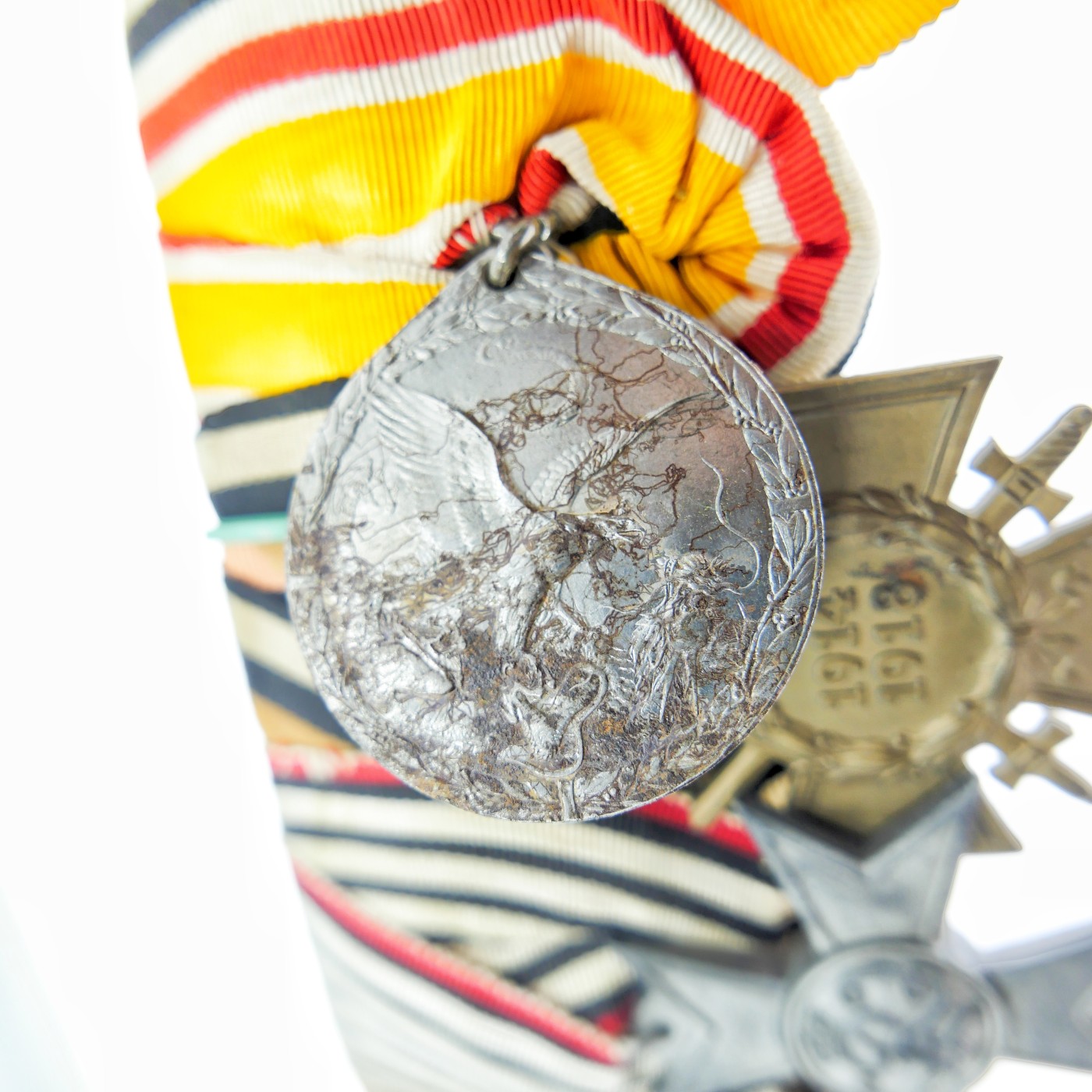 勋章奖章交易所4月20日拍卖 德国奖章联排。战争辅助+兴登堡+庚子+德皇百年