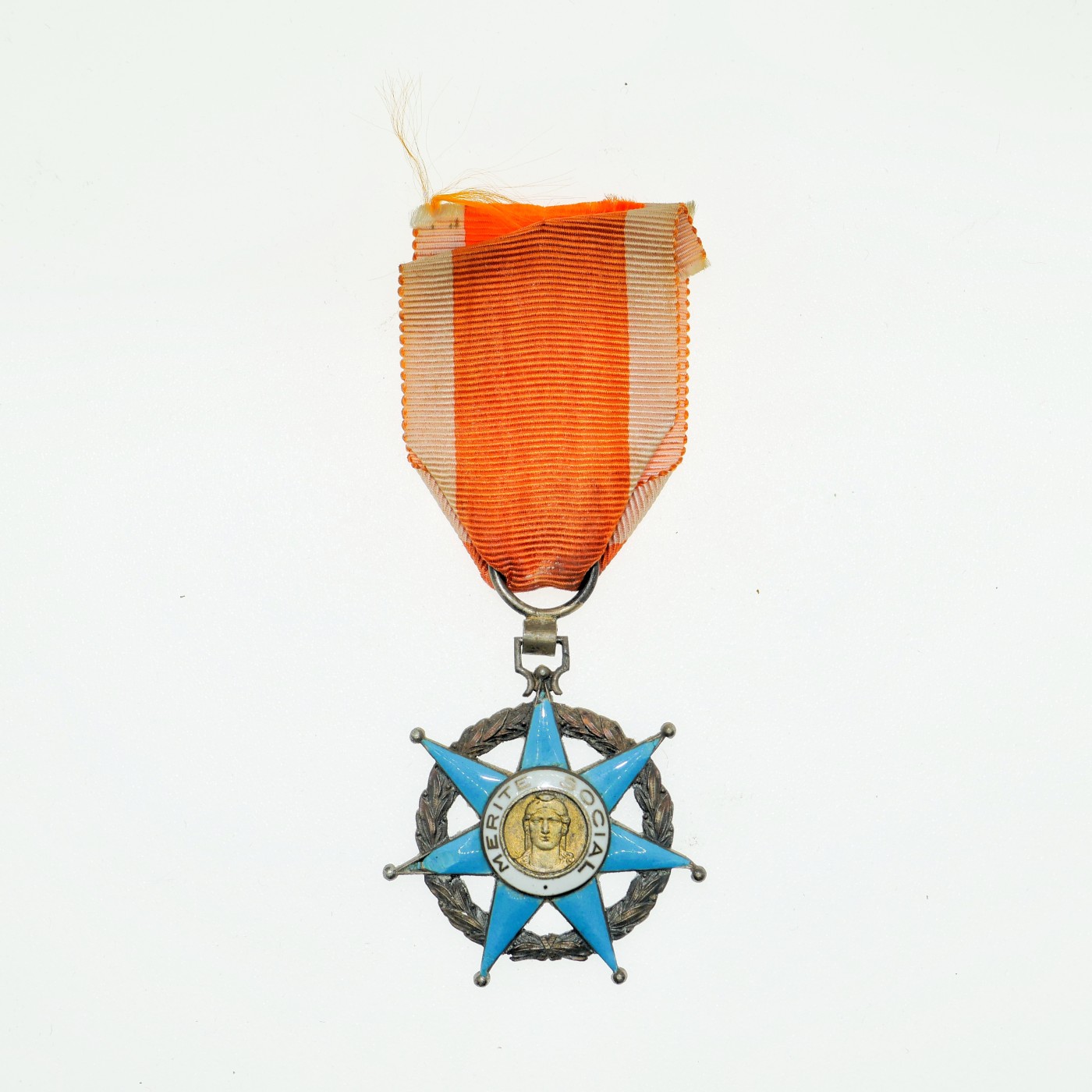 勋章奖章交易所4月20日拍卖 法国社会功勋，银质珐琅