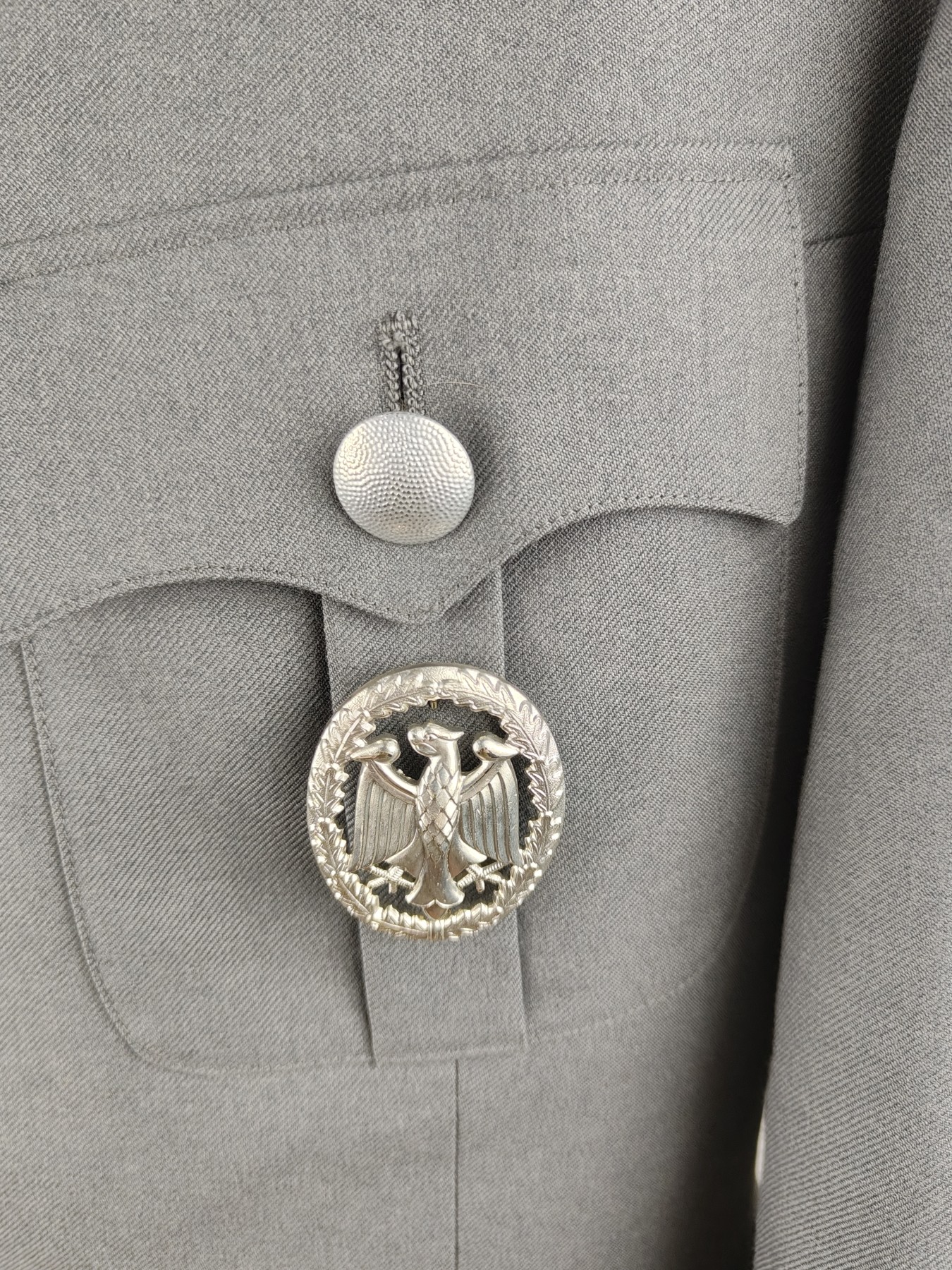 全场0元起拍 第148期 咸鱼国勋章拍卖专场 4月17日（周三）下午6：00开始 西德陆军宪兵尉官常服上衣 胸围 108 肩宽46 衣长84 袖长66