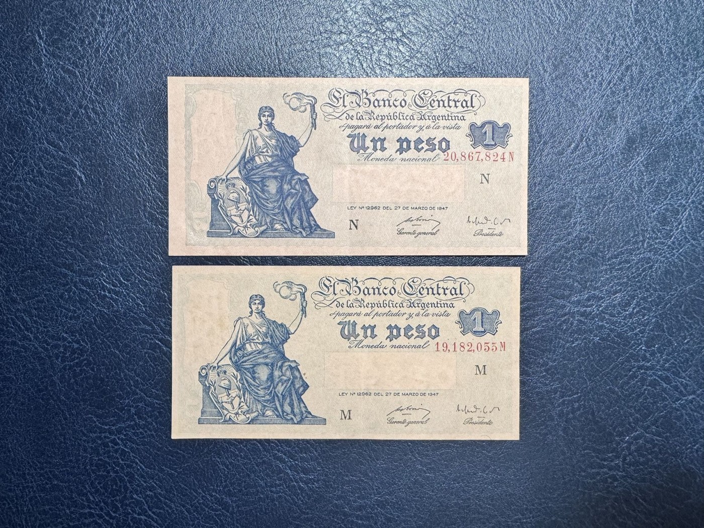 收藏联盟Quantum Auction 第338期拍卖  阿根廷1947年1比索一对 非全新 品相如图 不同序列 