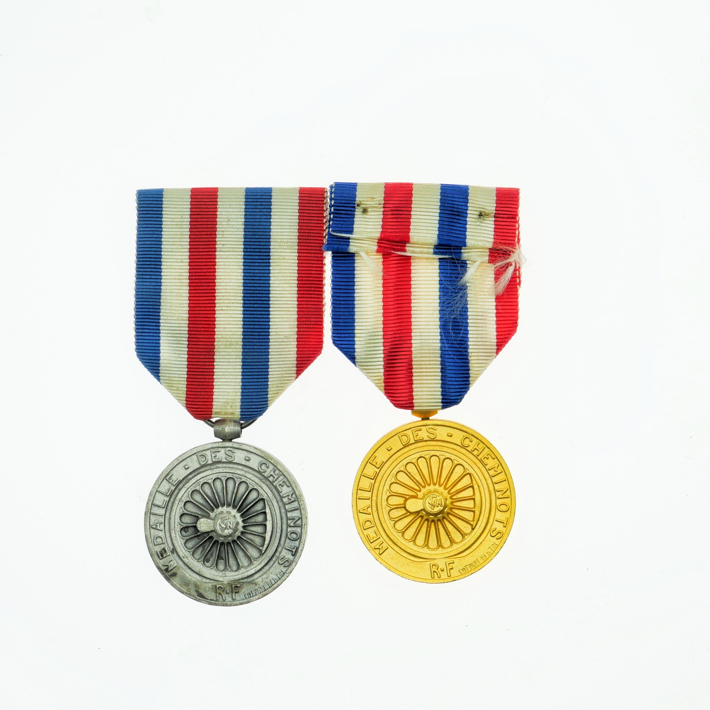 勋章奖章交易所4月20日拍卖 法国金银级铁路奖章一组